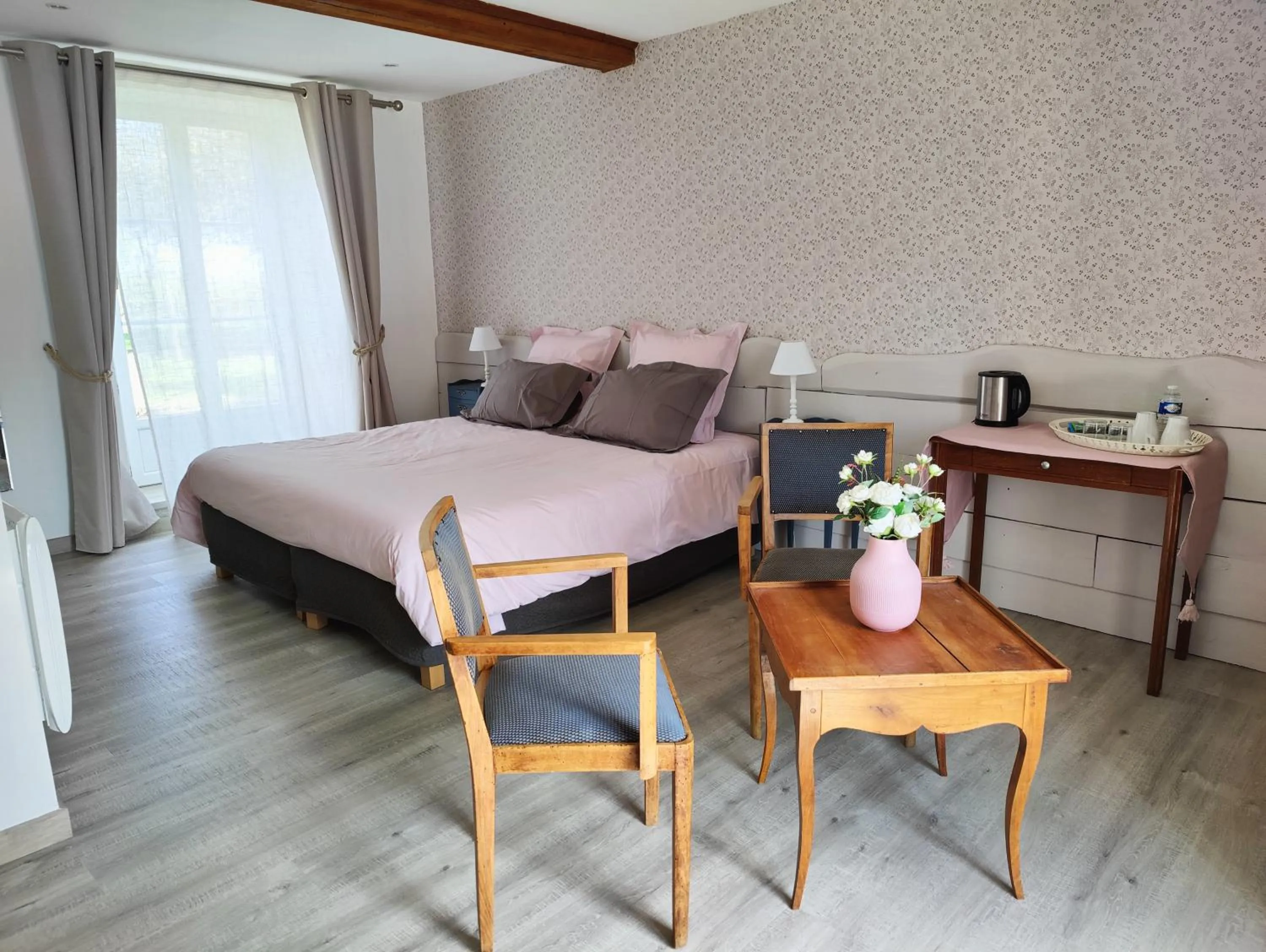 Bedroom, Bed in Domaine De La Cour Vautier