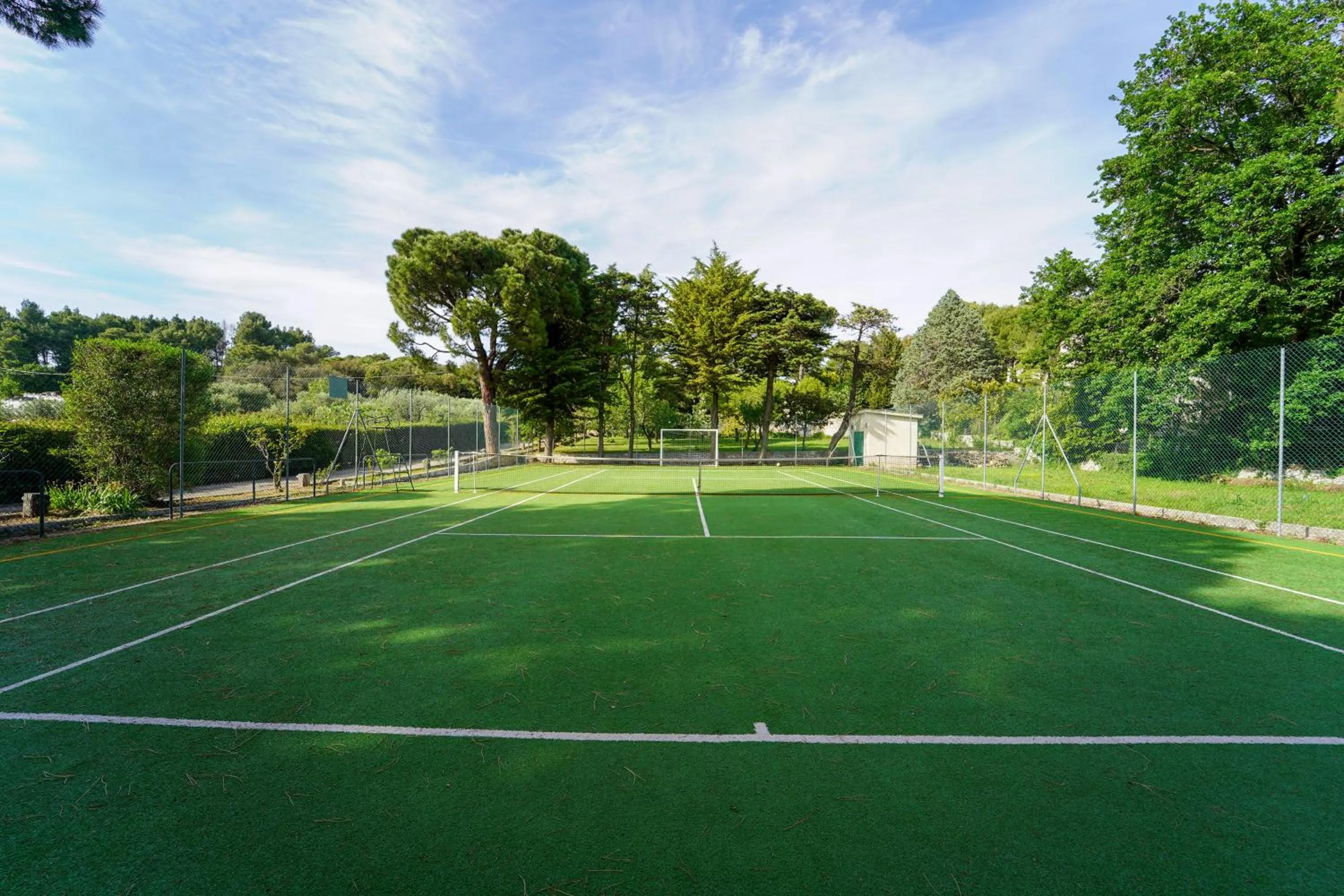 Tennis court in Villa Pesce
