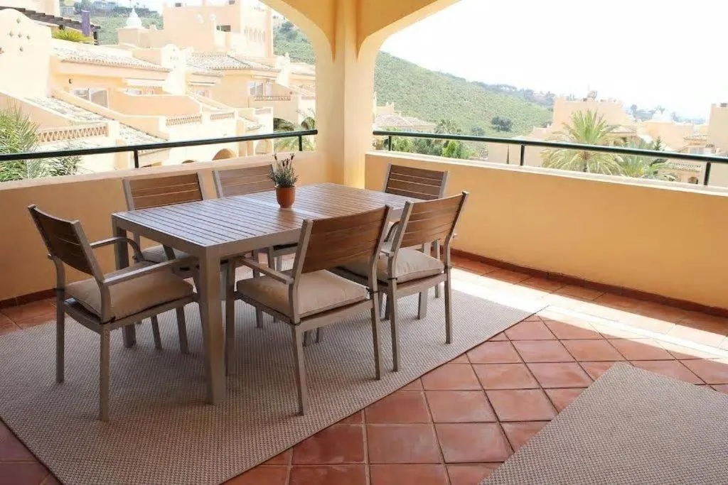 REF 12 Luxury Aparment with views