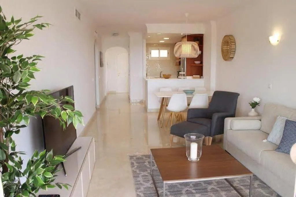 REF 12 Luxury Aparment with views