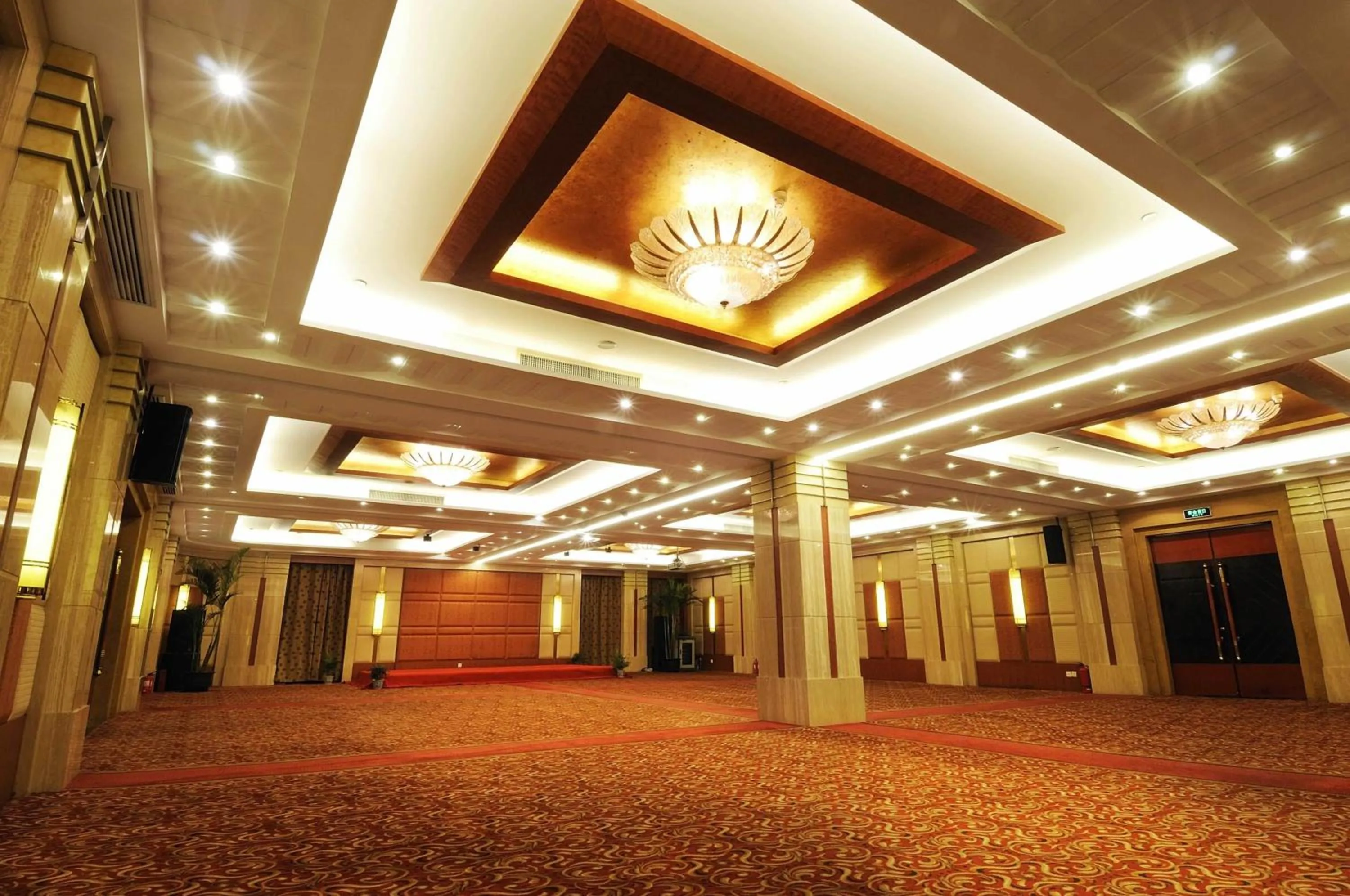 Banquet/Function facilities in Howard Johnson Wyndham Leonora plzaz Shanghai