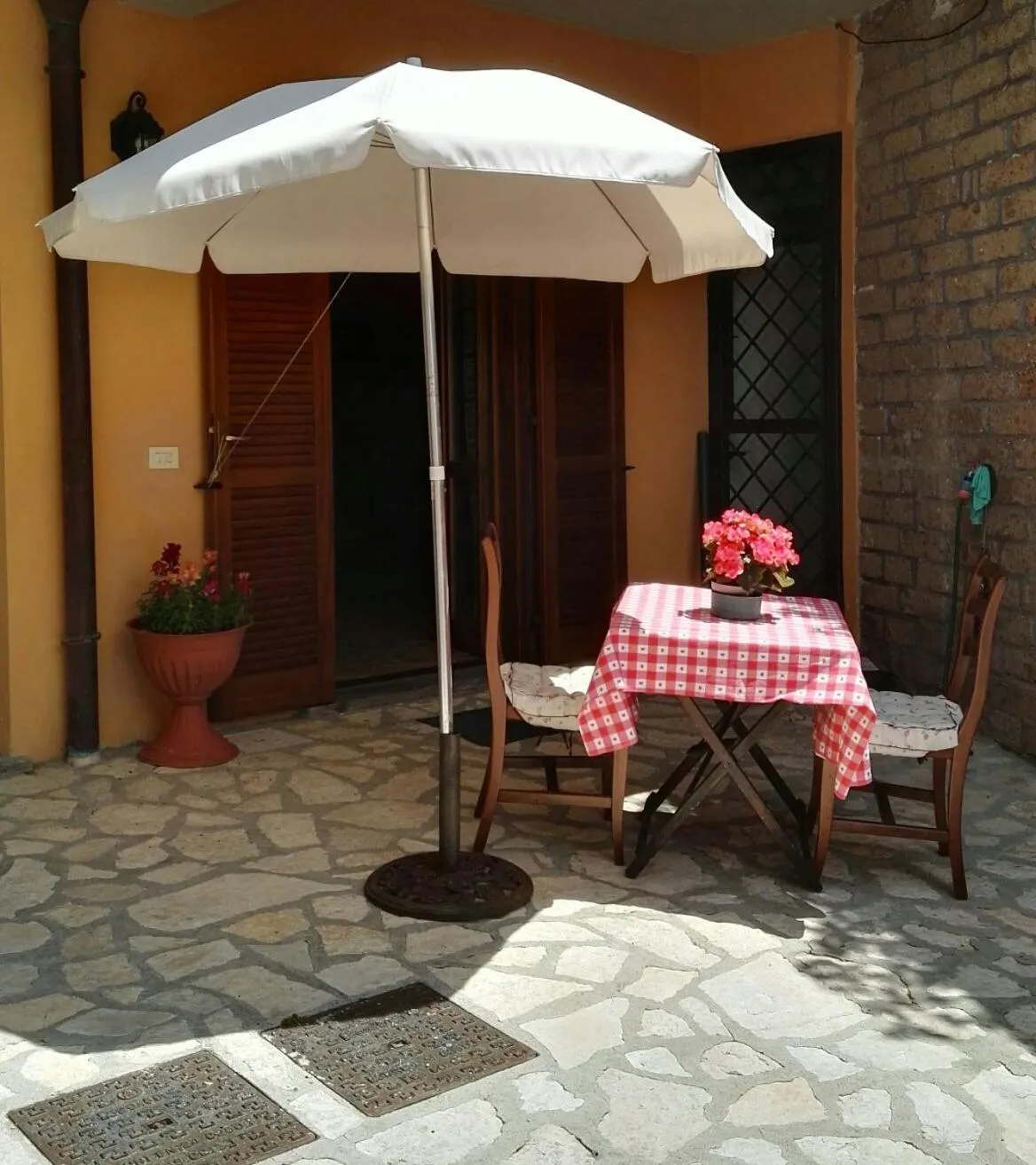 Patio in B&B Casa del Pellegrino