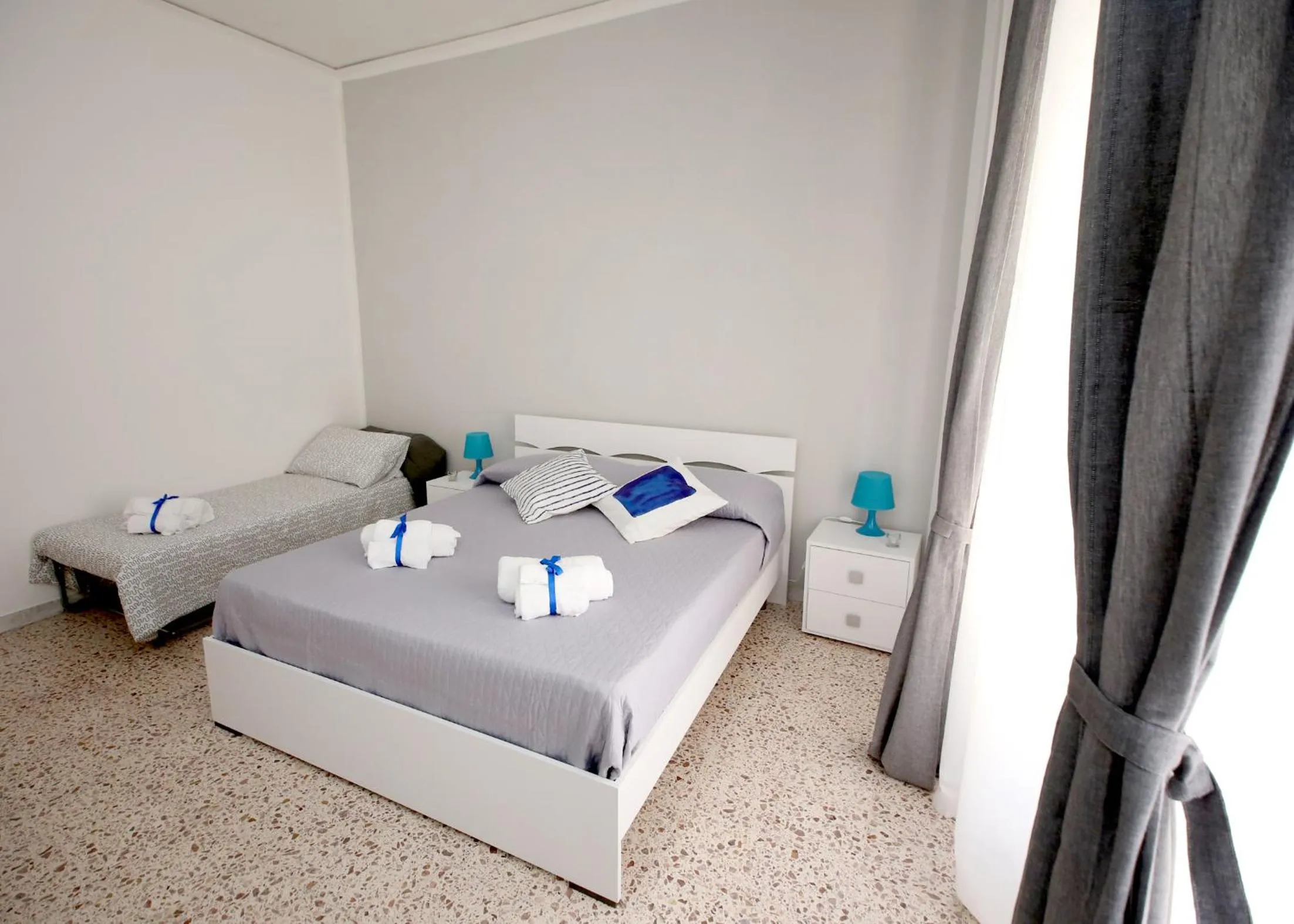 Photo of the whole room, Bed in B&B Salernoway