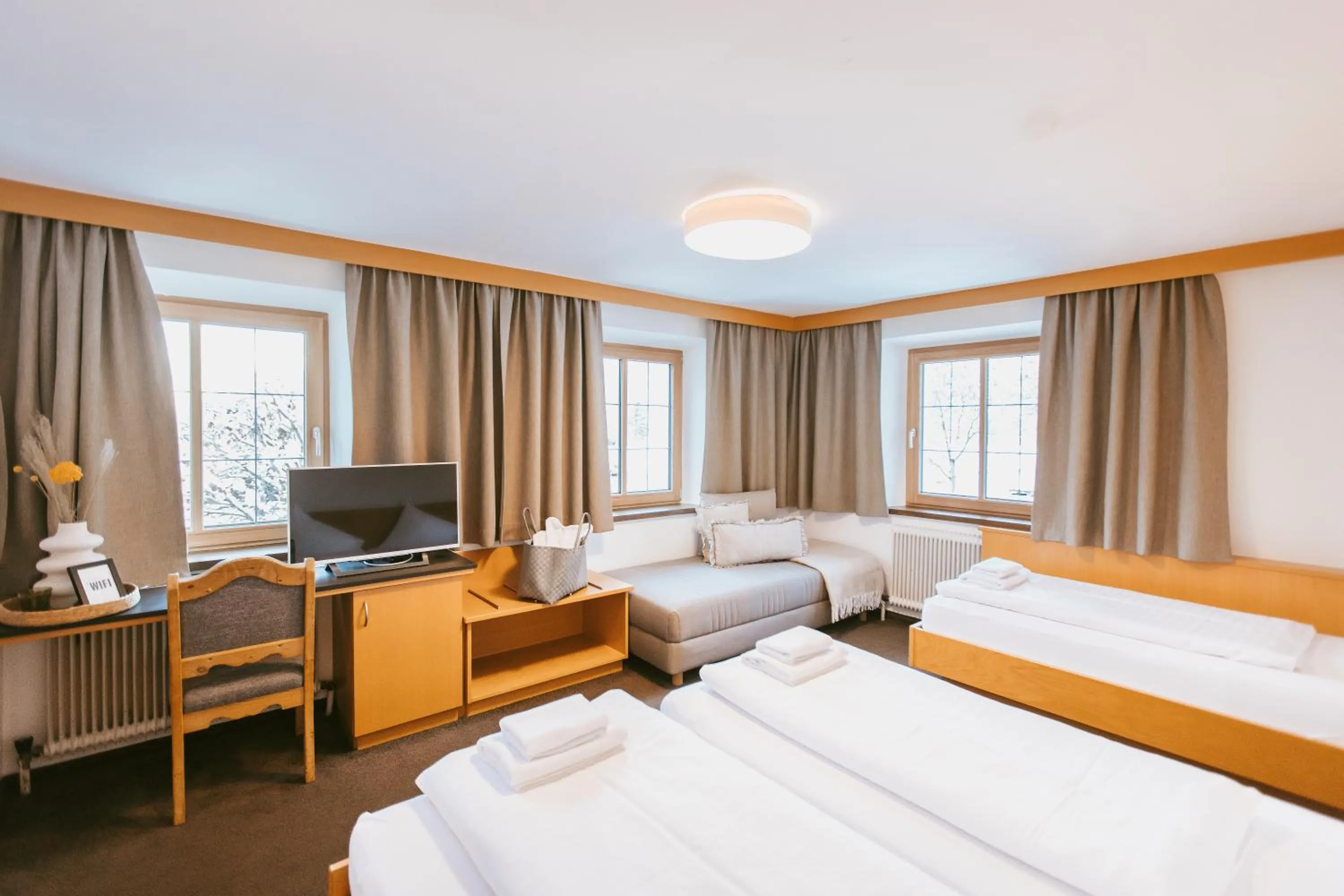 Photo of the whole room, Bed in Hotel Gasthof Hirschentenne