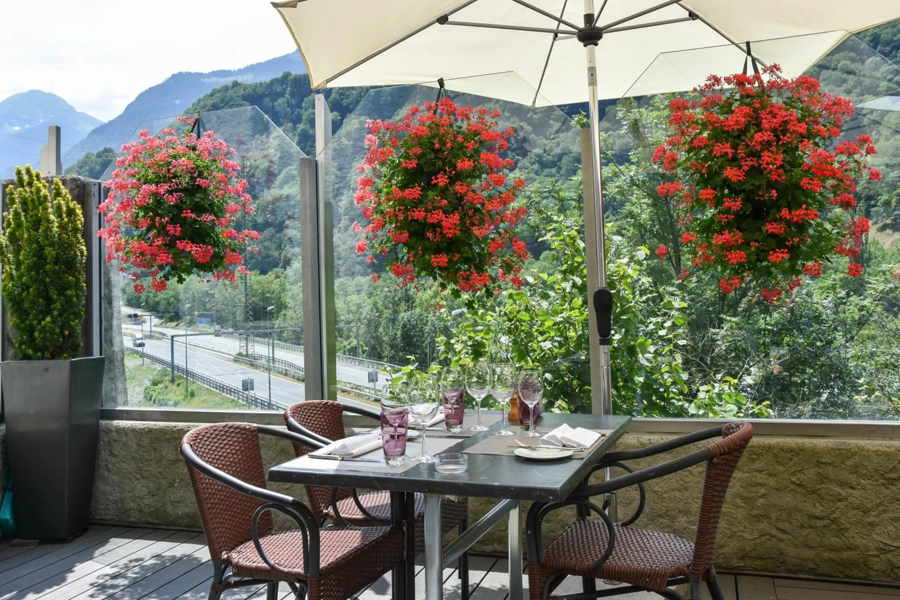 Restaurant/places to eat in Hôtel Restaurant Le Saint-Christophe