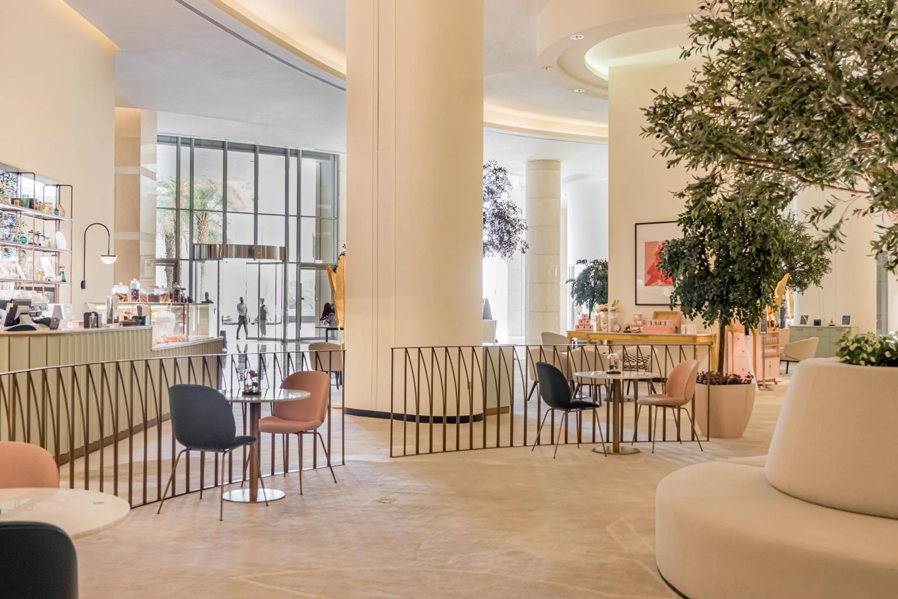 Lounge or bar in JW Marriott Hotel Marina