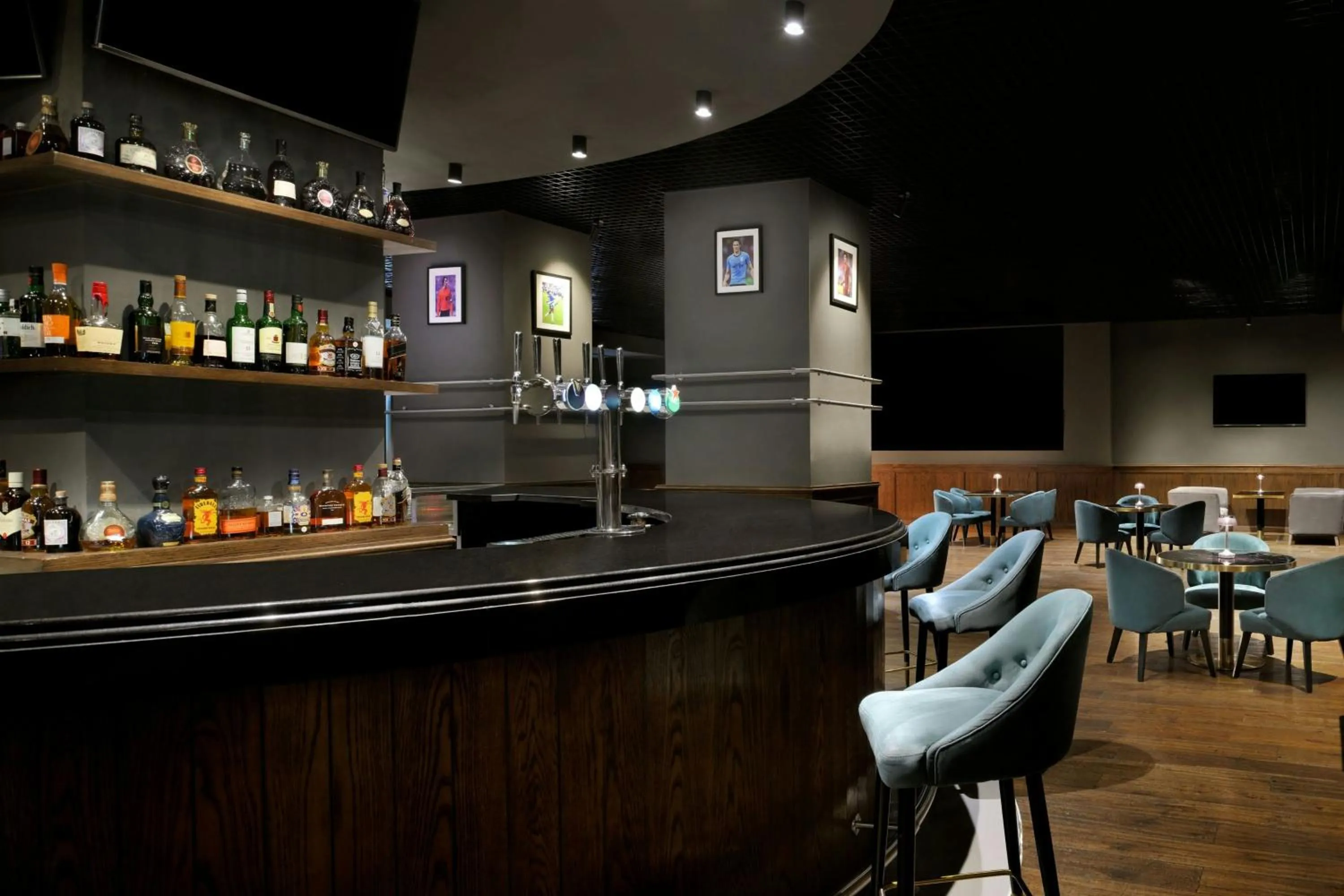 Restaurant/places to eat in JW Marriott Hotel Marina