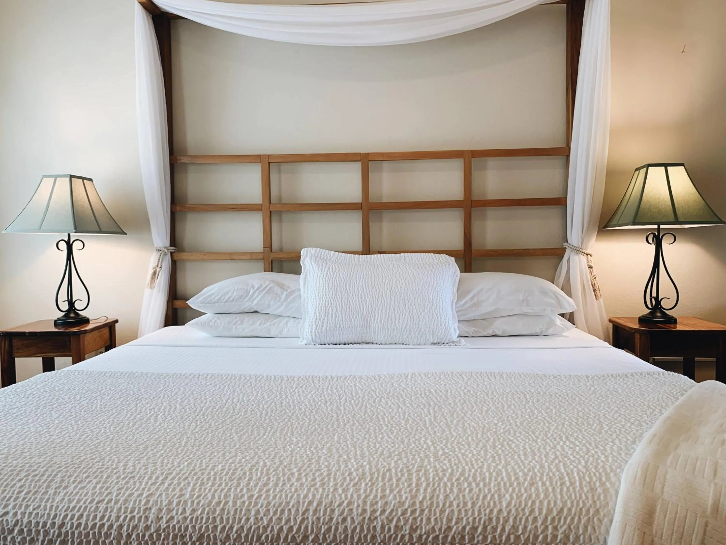 Bedroom, Bed in Caye Casa