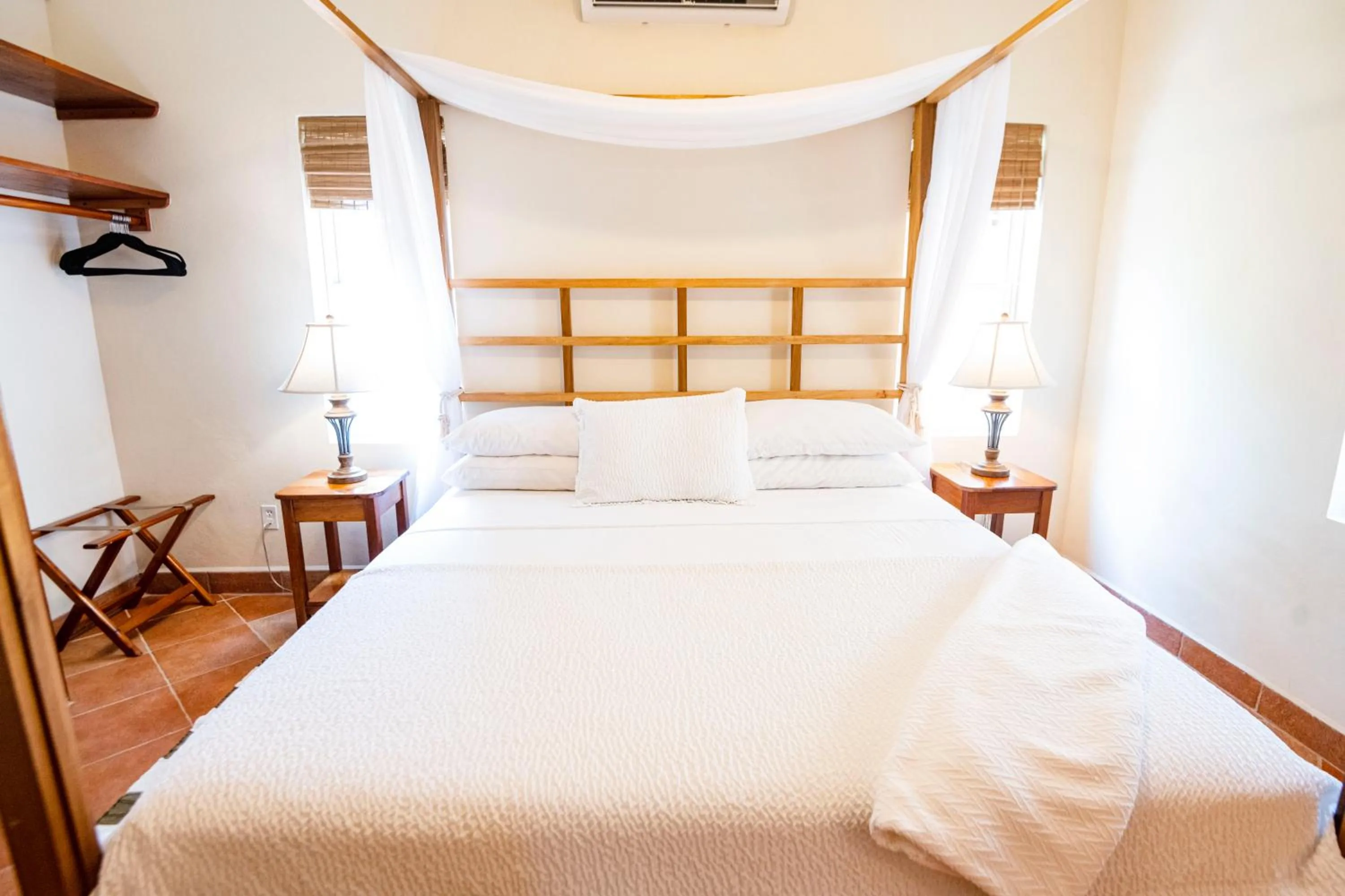 Bedroom, Bed in Caye Casa