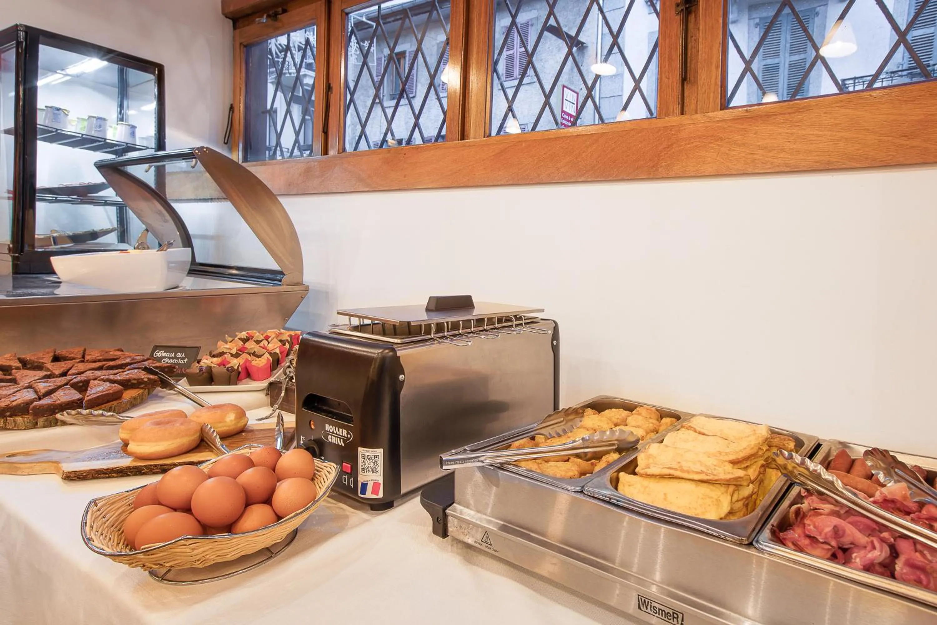 Buffet breakfast in La Croix Blanche