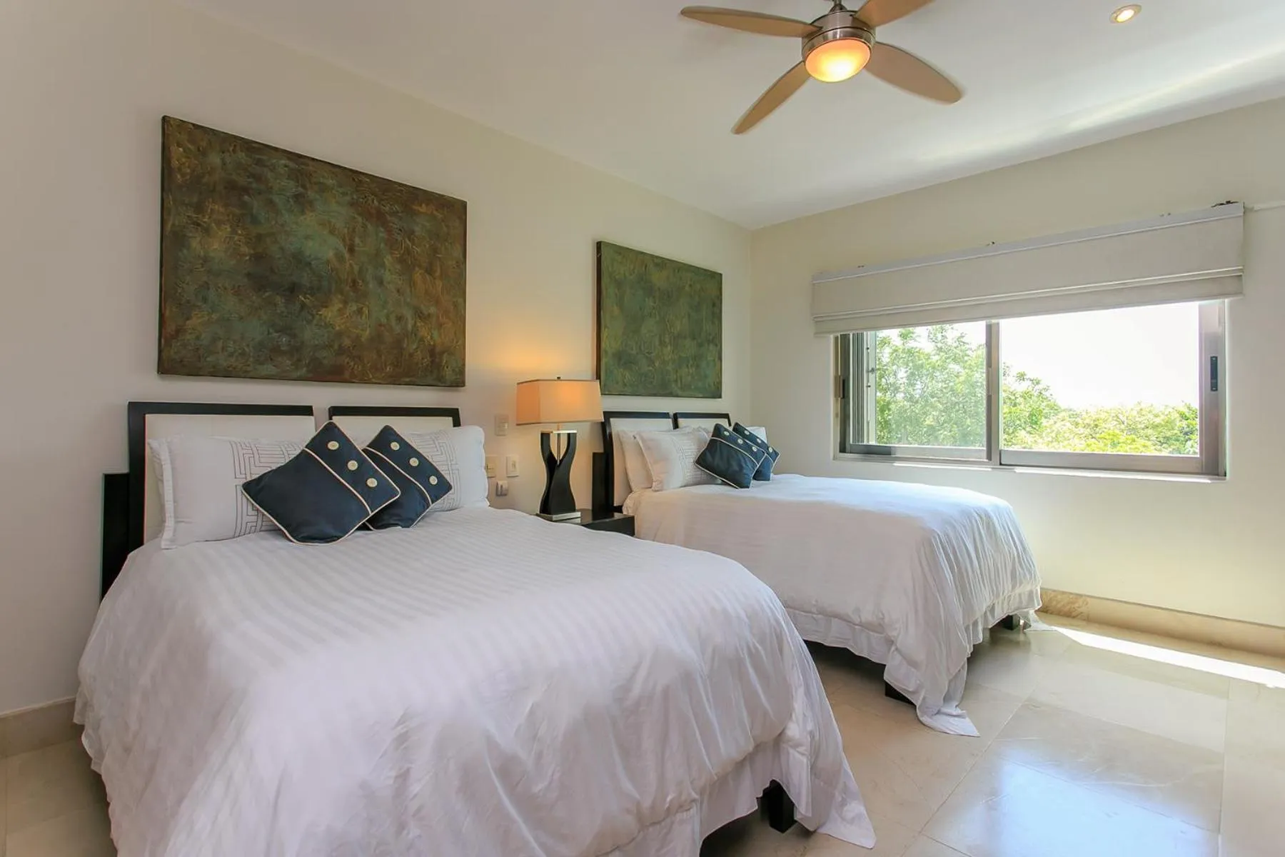 3-Level Condo with a Private Balcony & Rooftop Lounge