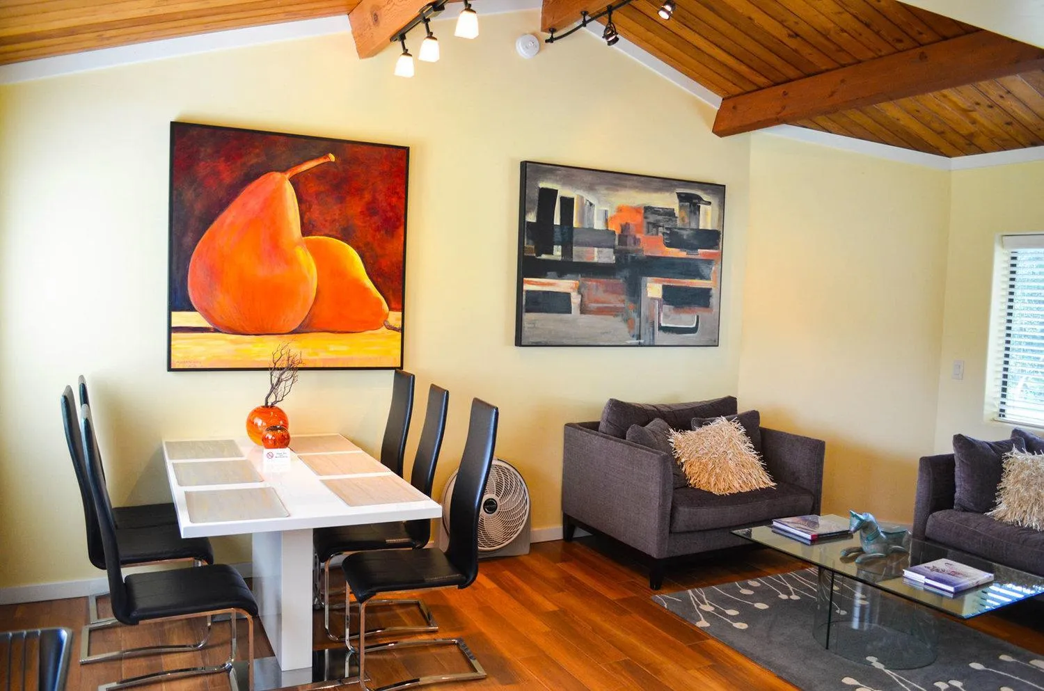 Seating area in Indian Creek Inn