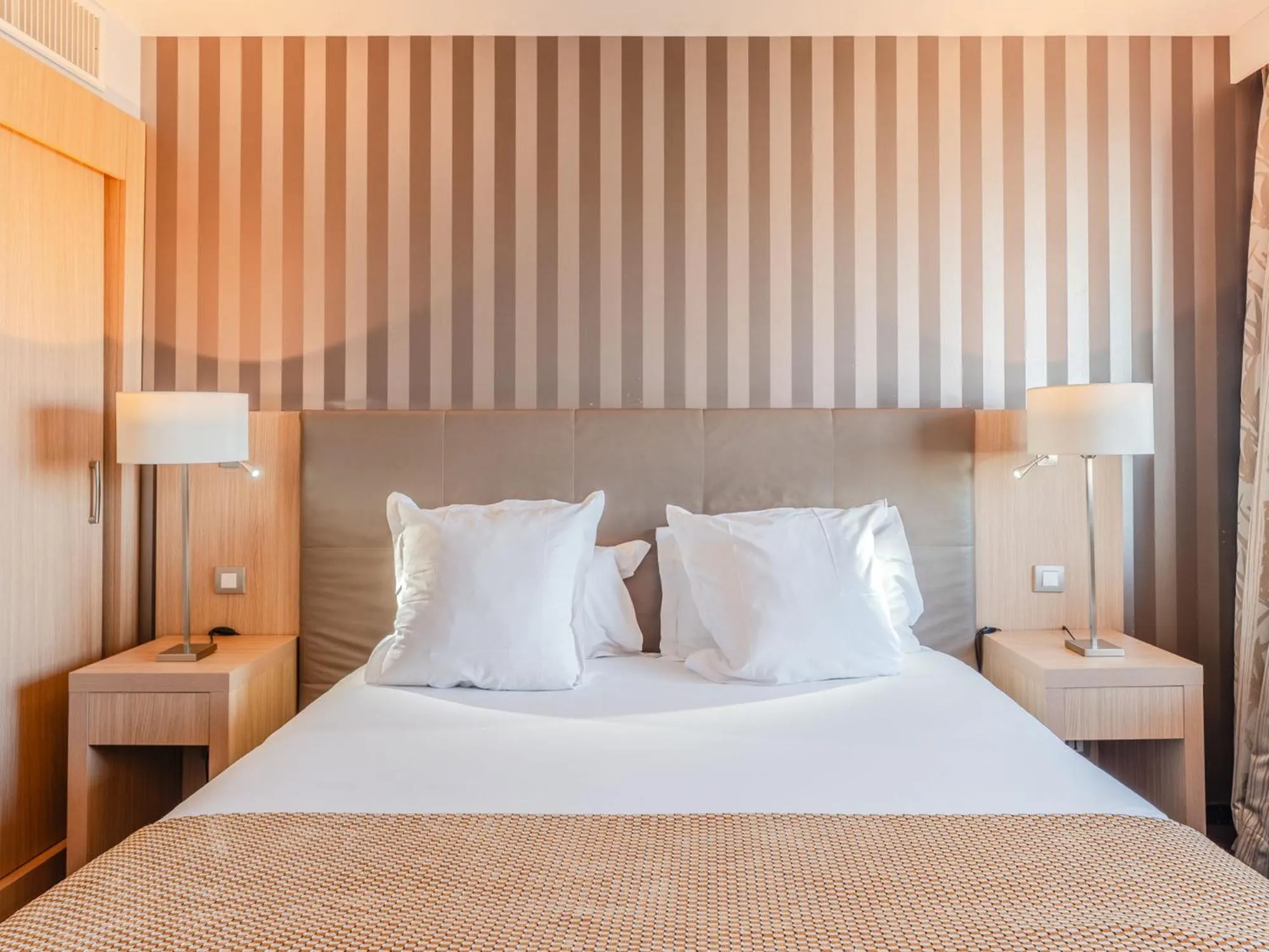 Bedroom, Bed in Residhome Nantes Berges De La Loire