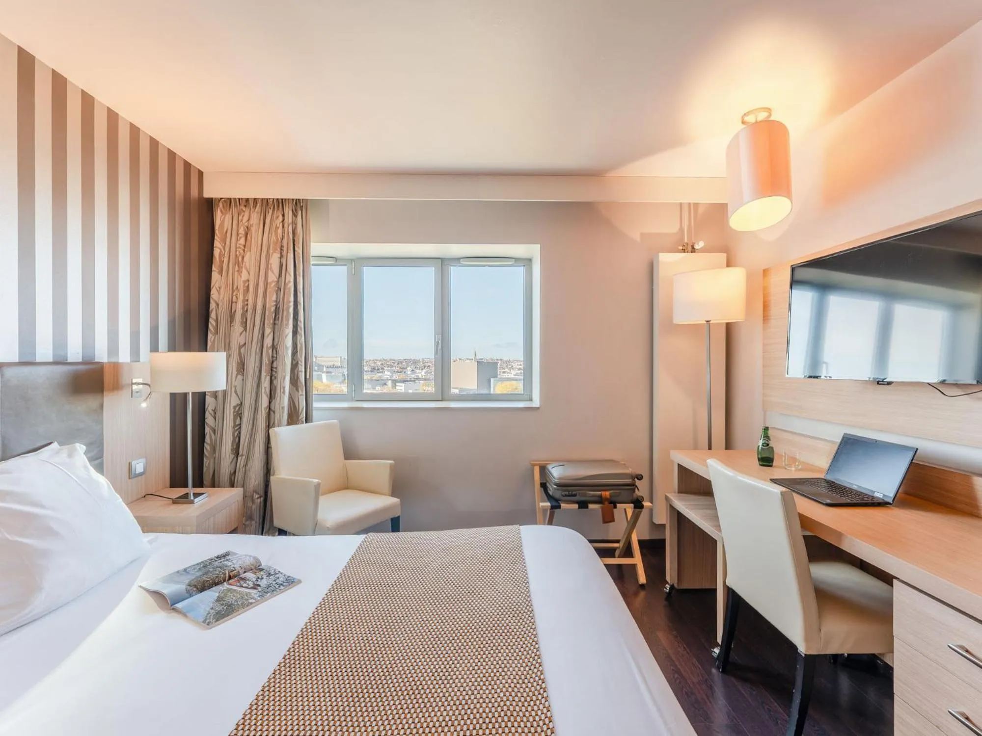 Bedroom, Bed in Residhome Nantes Berges De La Loire