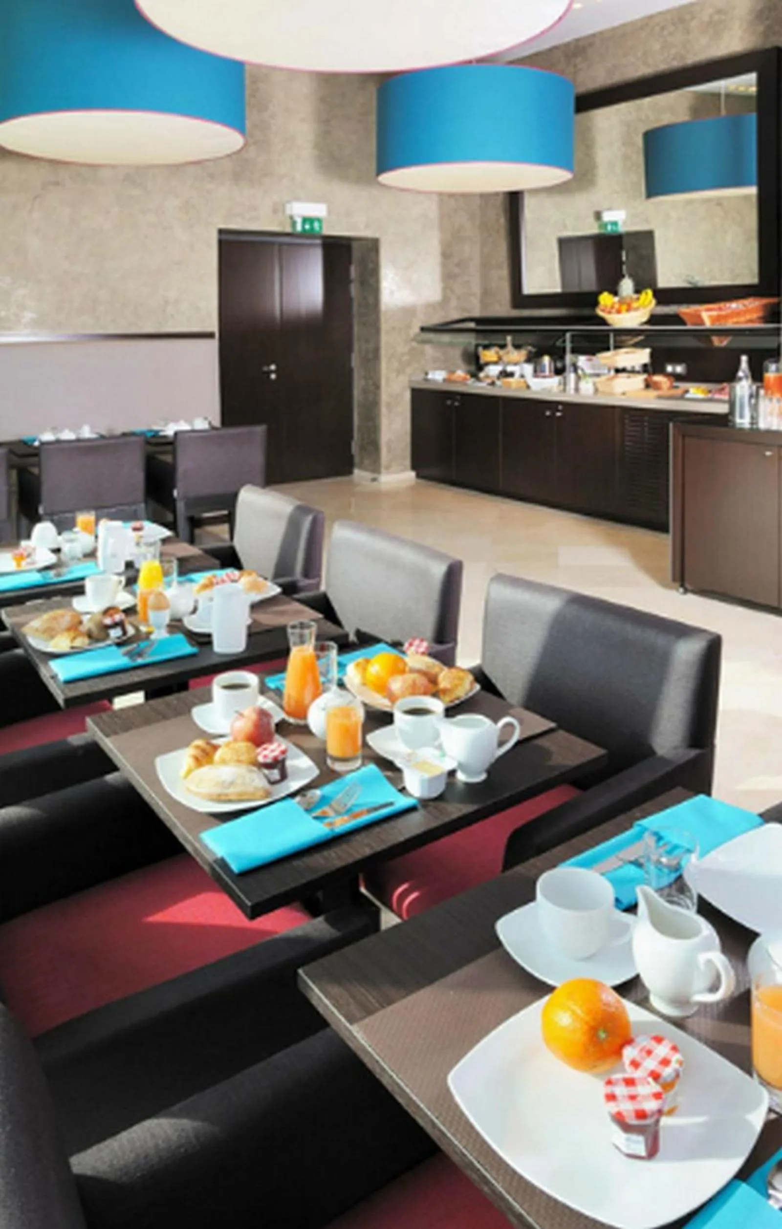 Restaurant/places to eat in Residhome Nantes Berges De La Loire