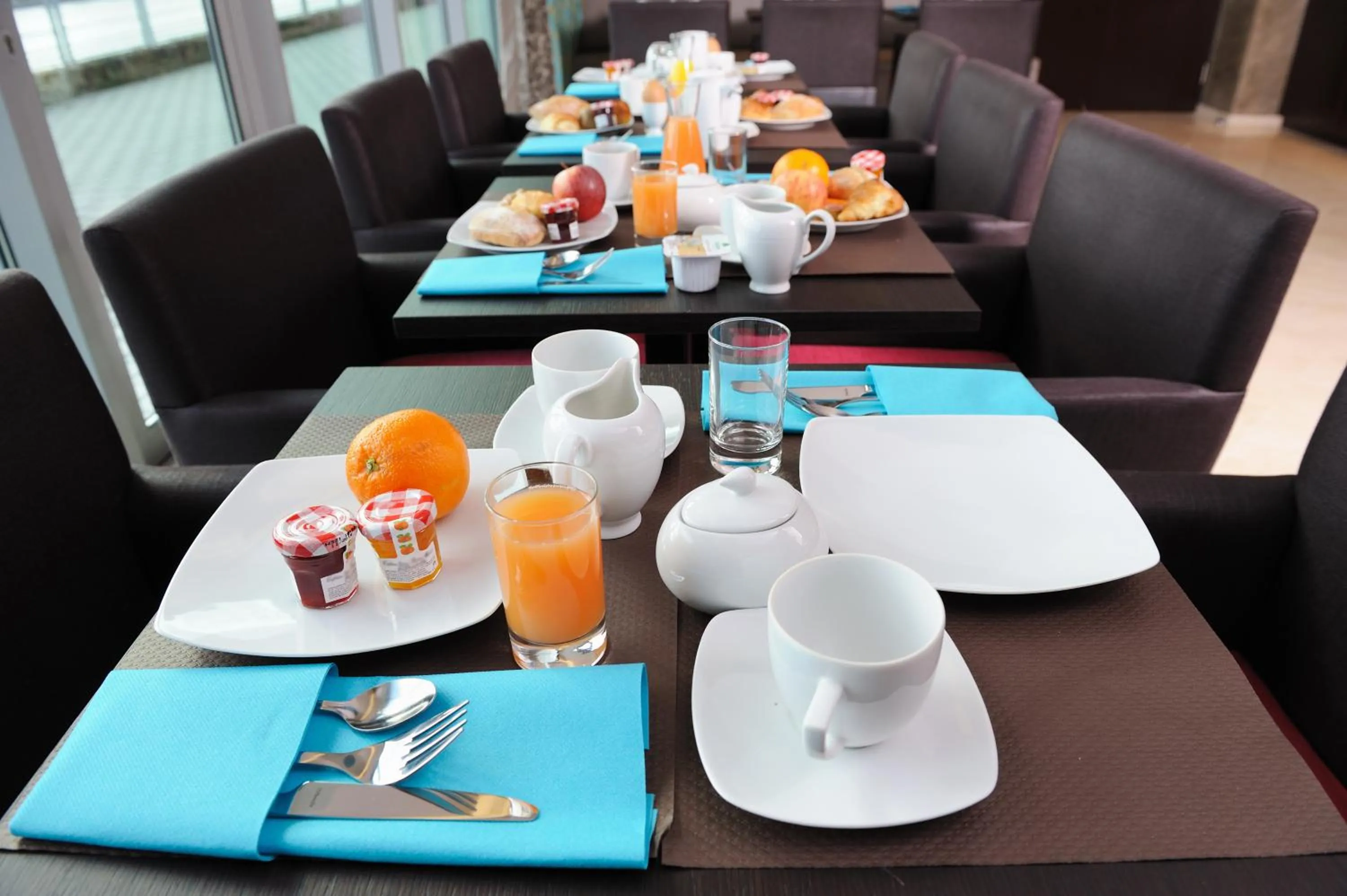 Restaurant/places to eat in Residhome Nantes Berges De La Loire