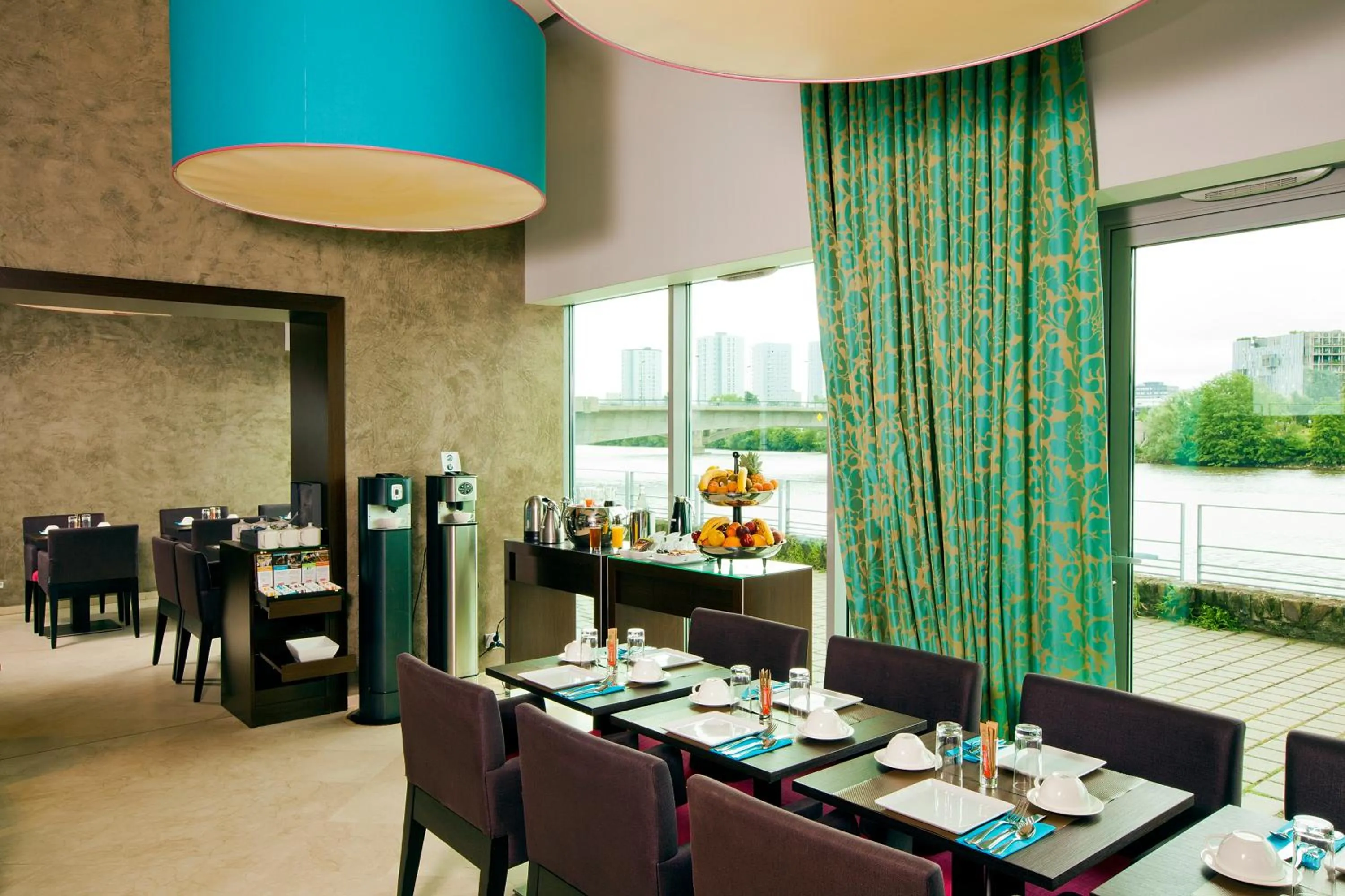 Restaurant/places to eat in Residhome Nantes Berges De La Loire