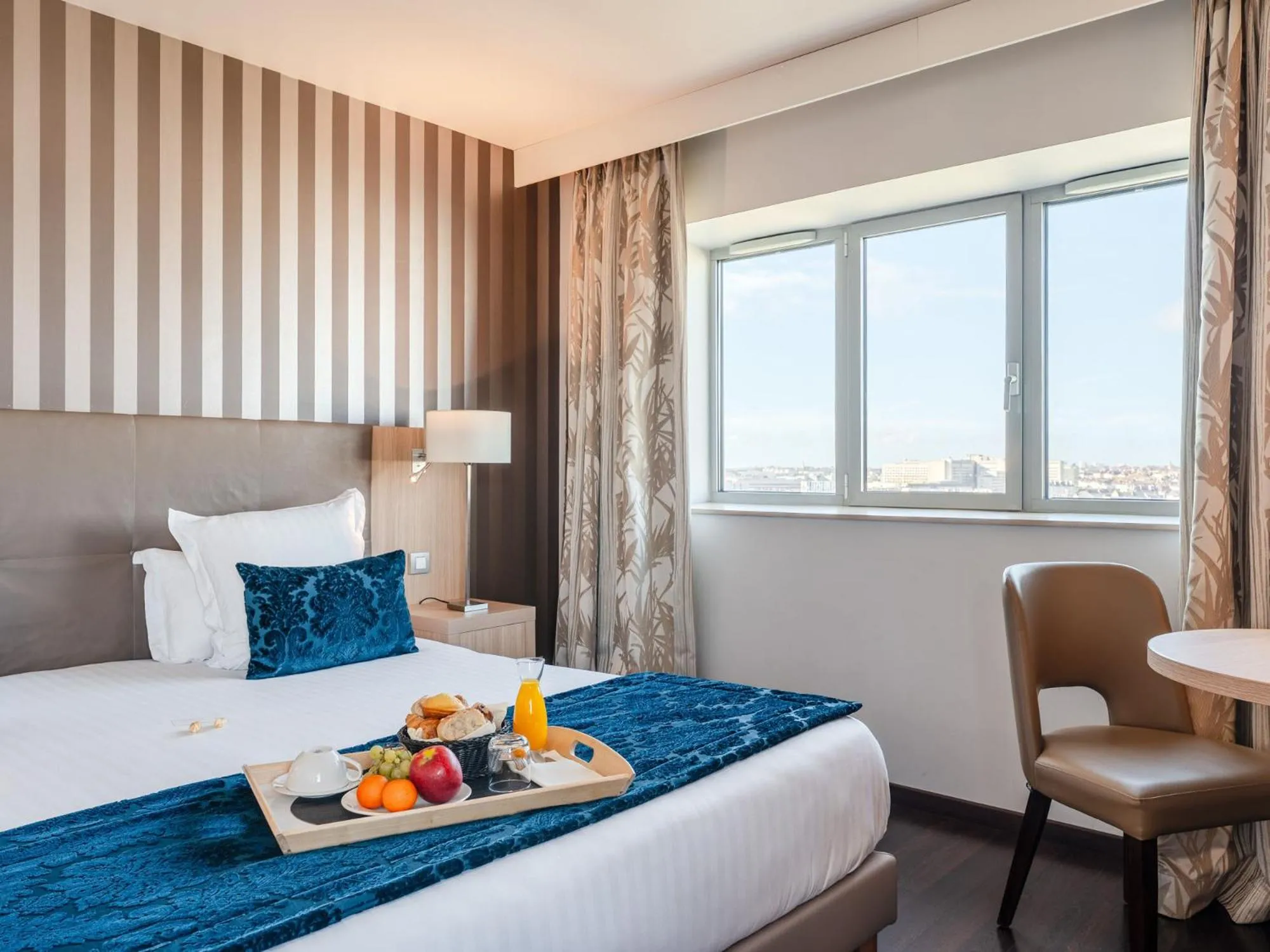 Bedroom, Bed in Residhome Nantes Berges De La Loire