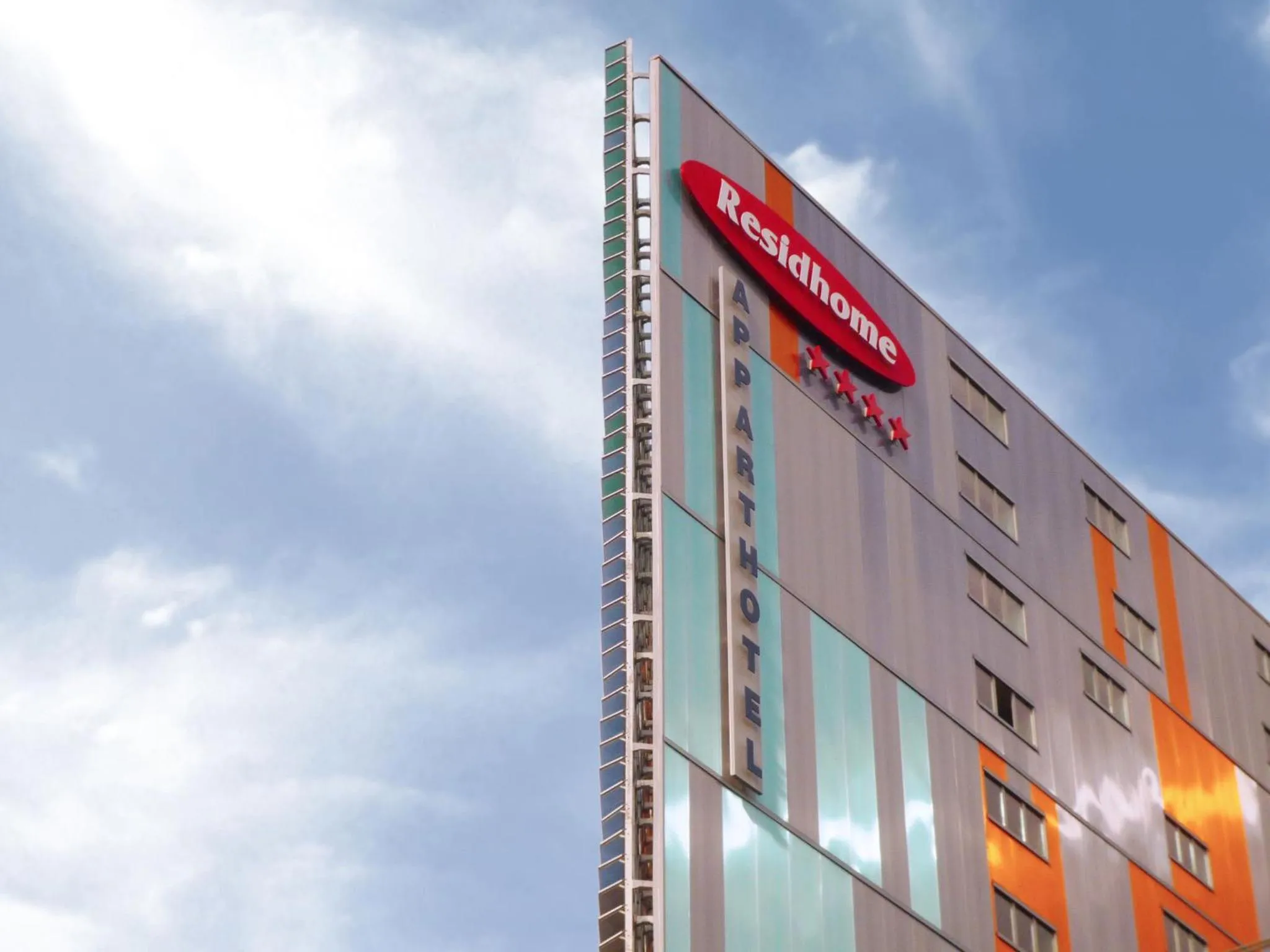 Facade/entrance in Residhome Nantes Berges De La Loire