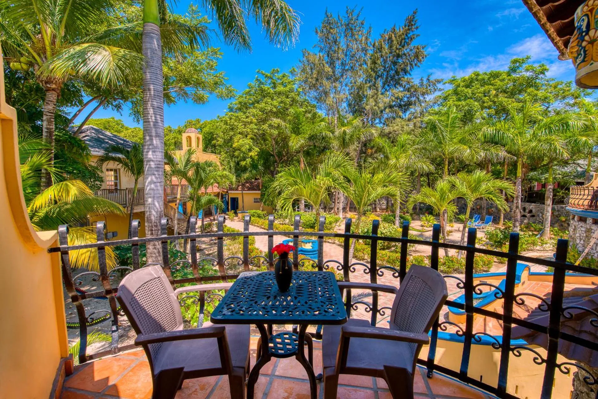 Queen Suite in Caribe Tesoro