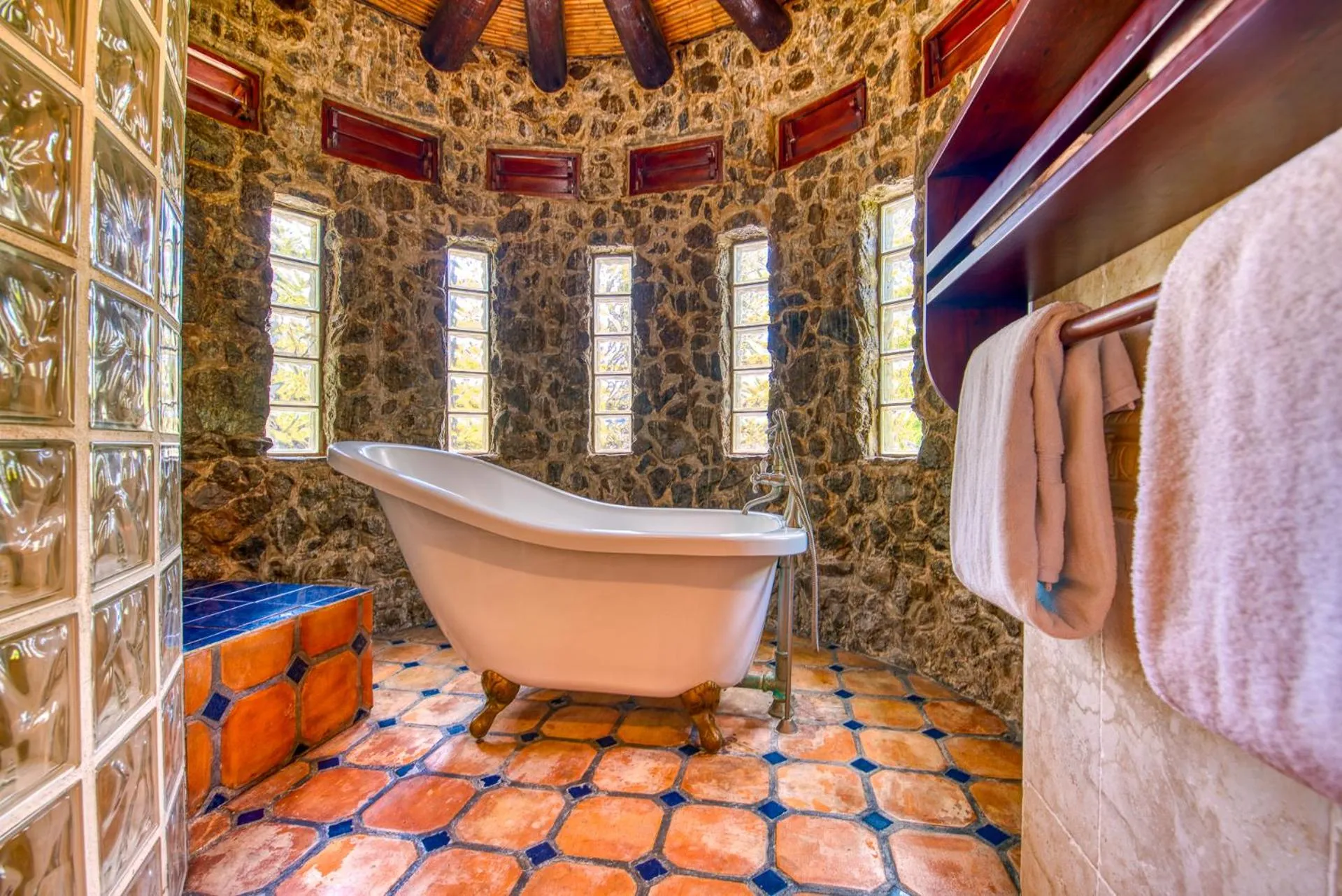 King Suite with Sea View in Caribe Tesoro