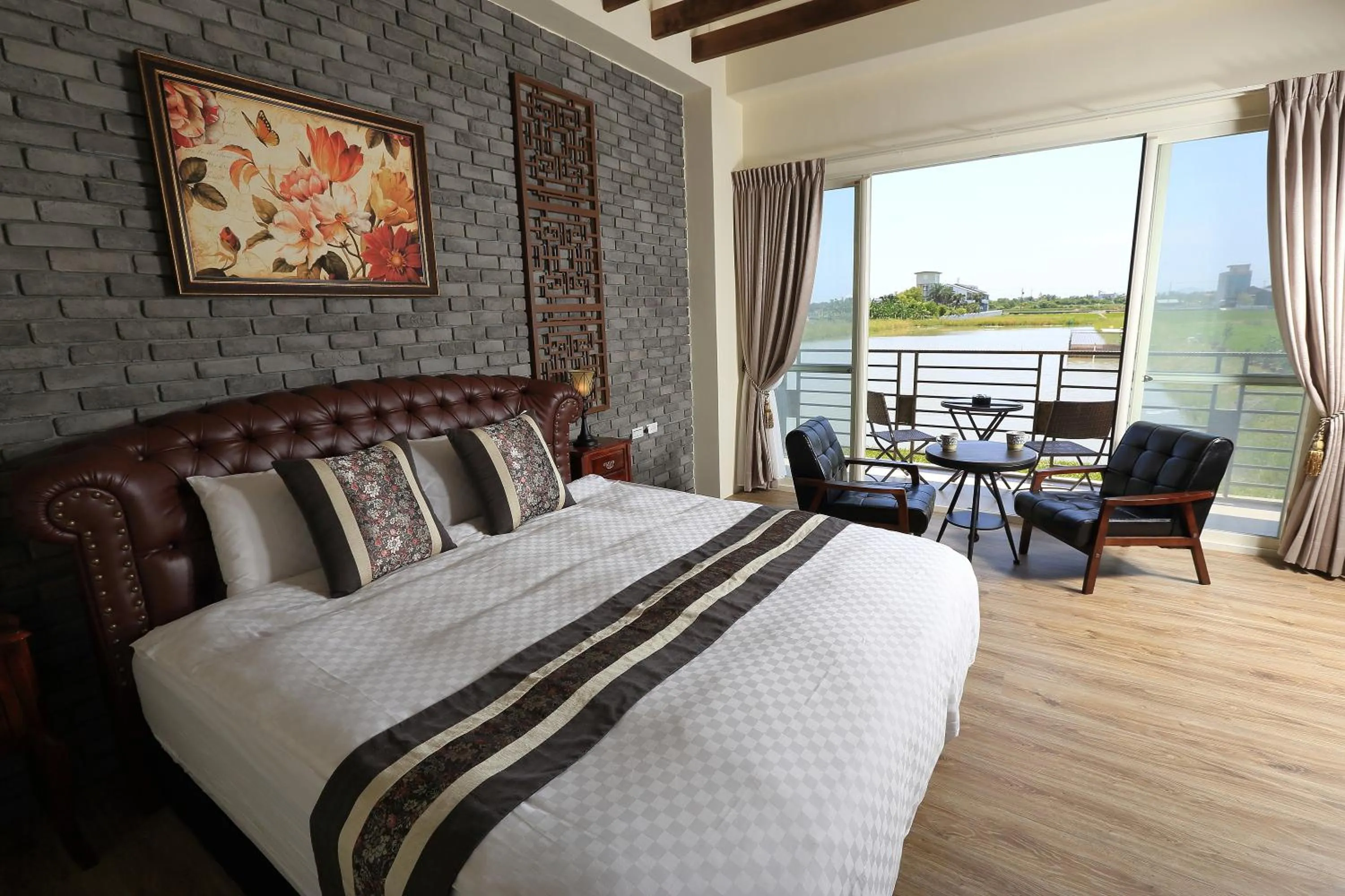 Photo of the whole room, Bed in Green Resort