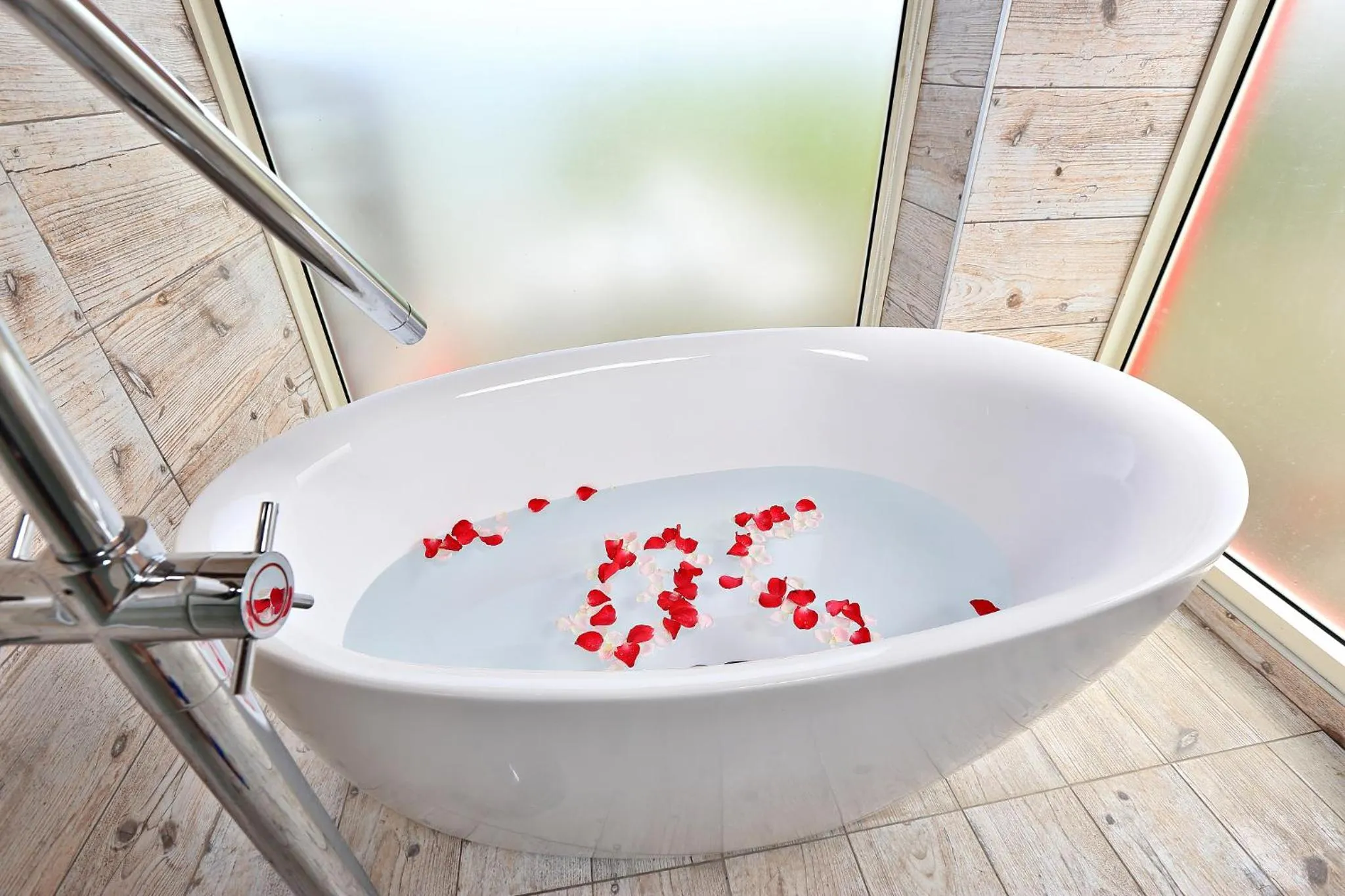 Hot Tub in Green Resort