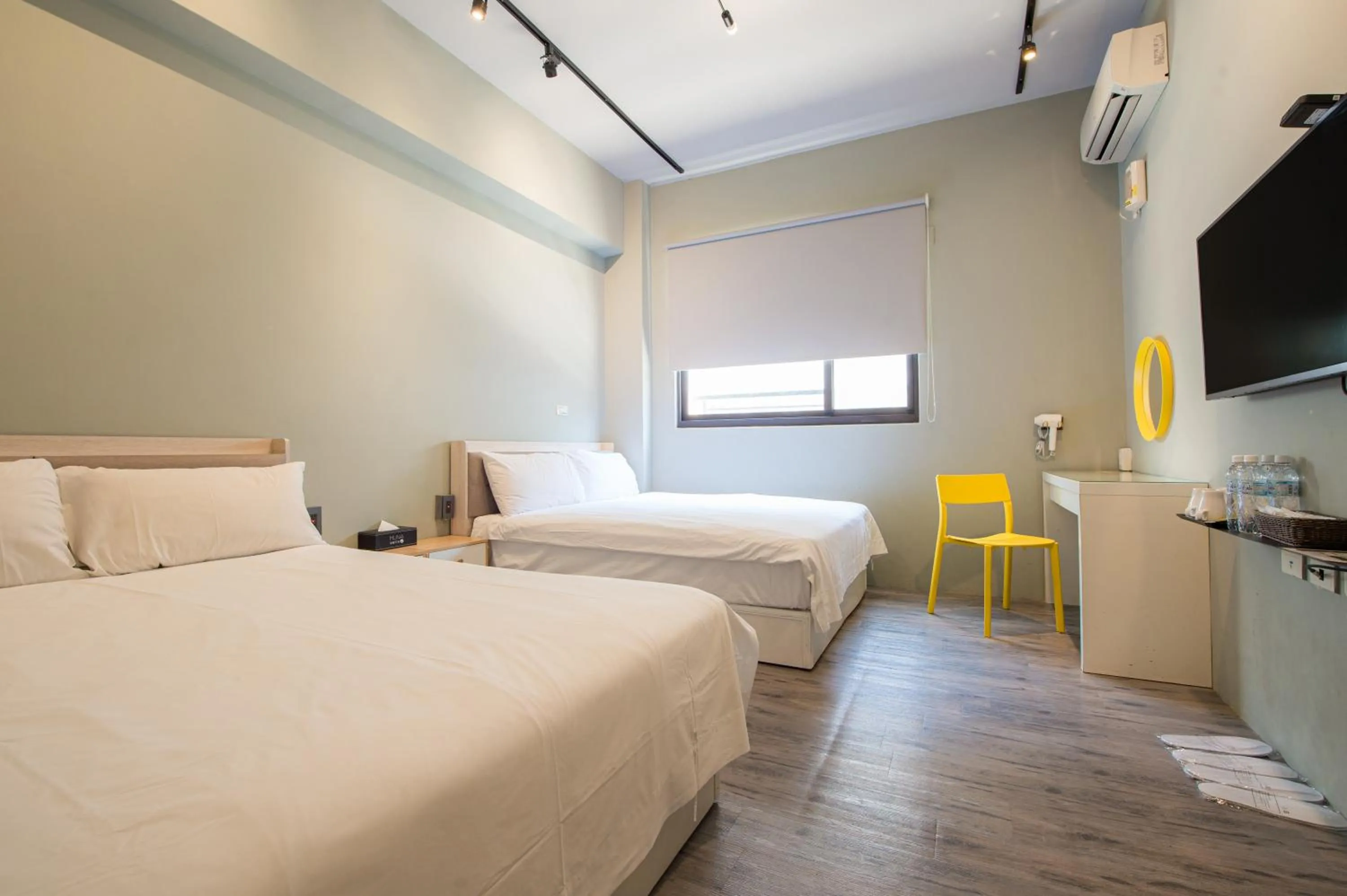 Photo of the whole room, Bed in MUNA Hostel