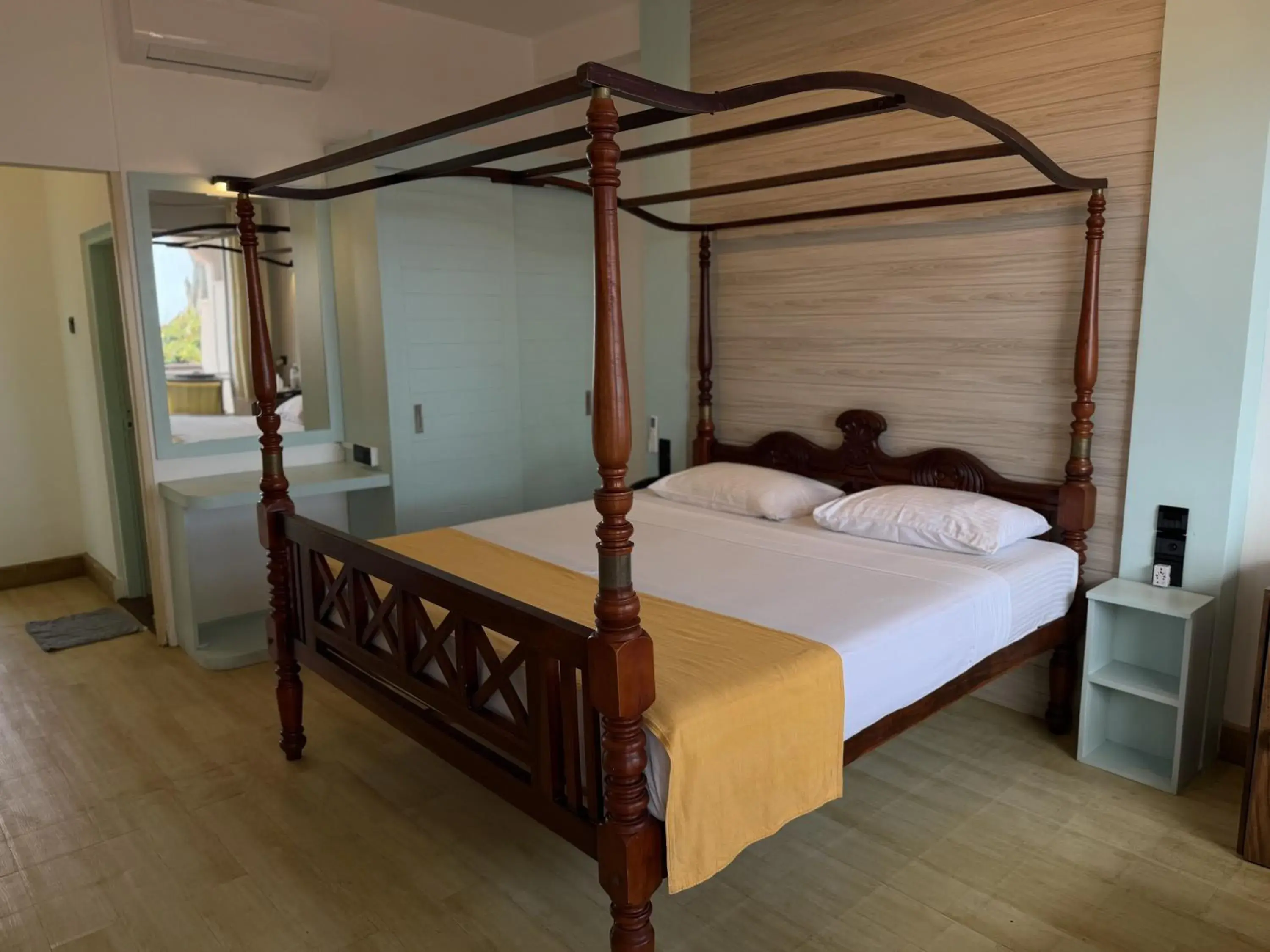 Double Room with Sea View - single occupancy in Sri Gemunu Beach Resort Double Room with Sea View - single occupancy in Sri Gemunu Beach Resort
