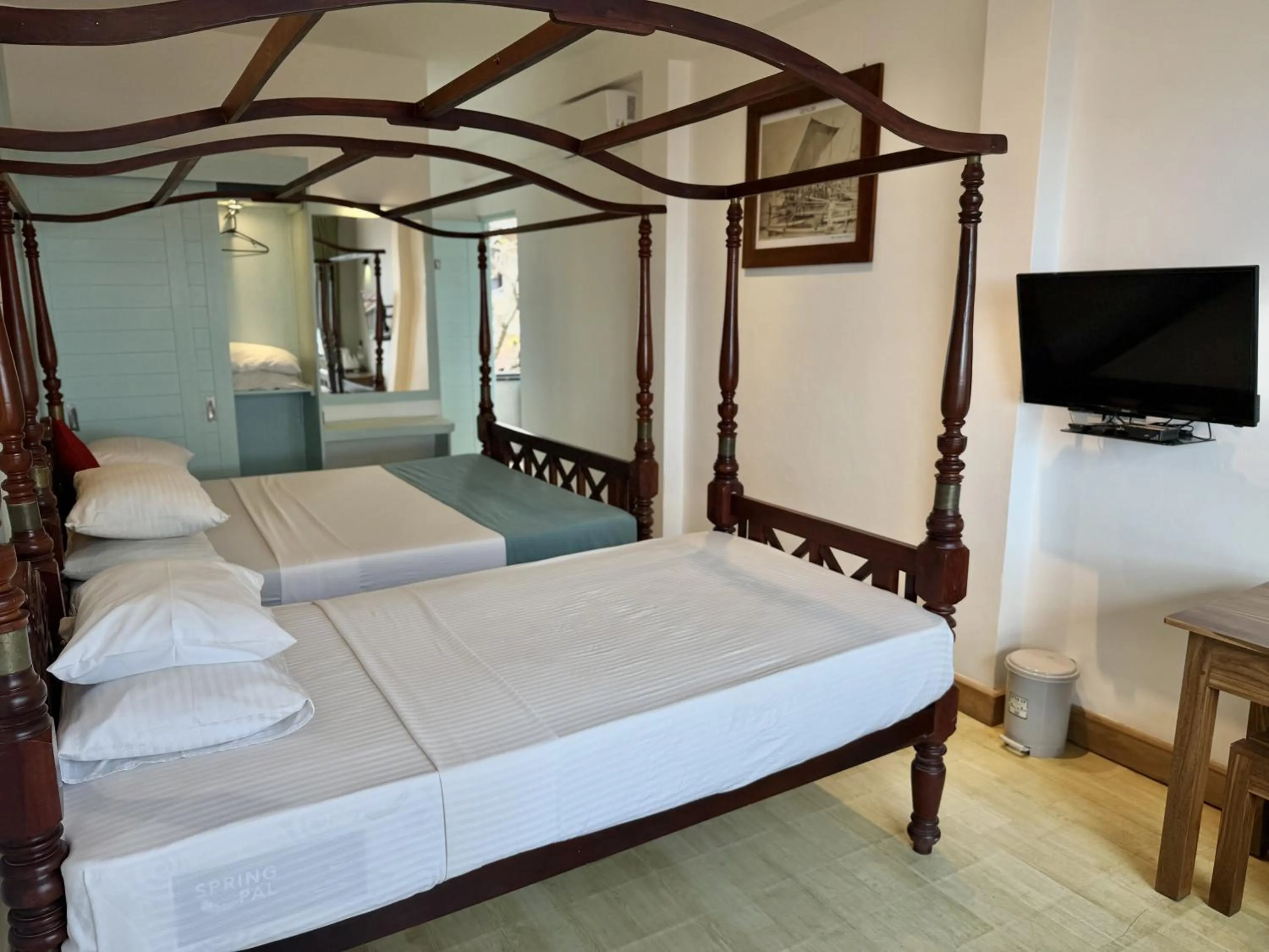 Bed in Sri Gemunu Beach Resort