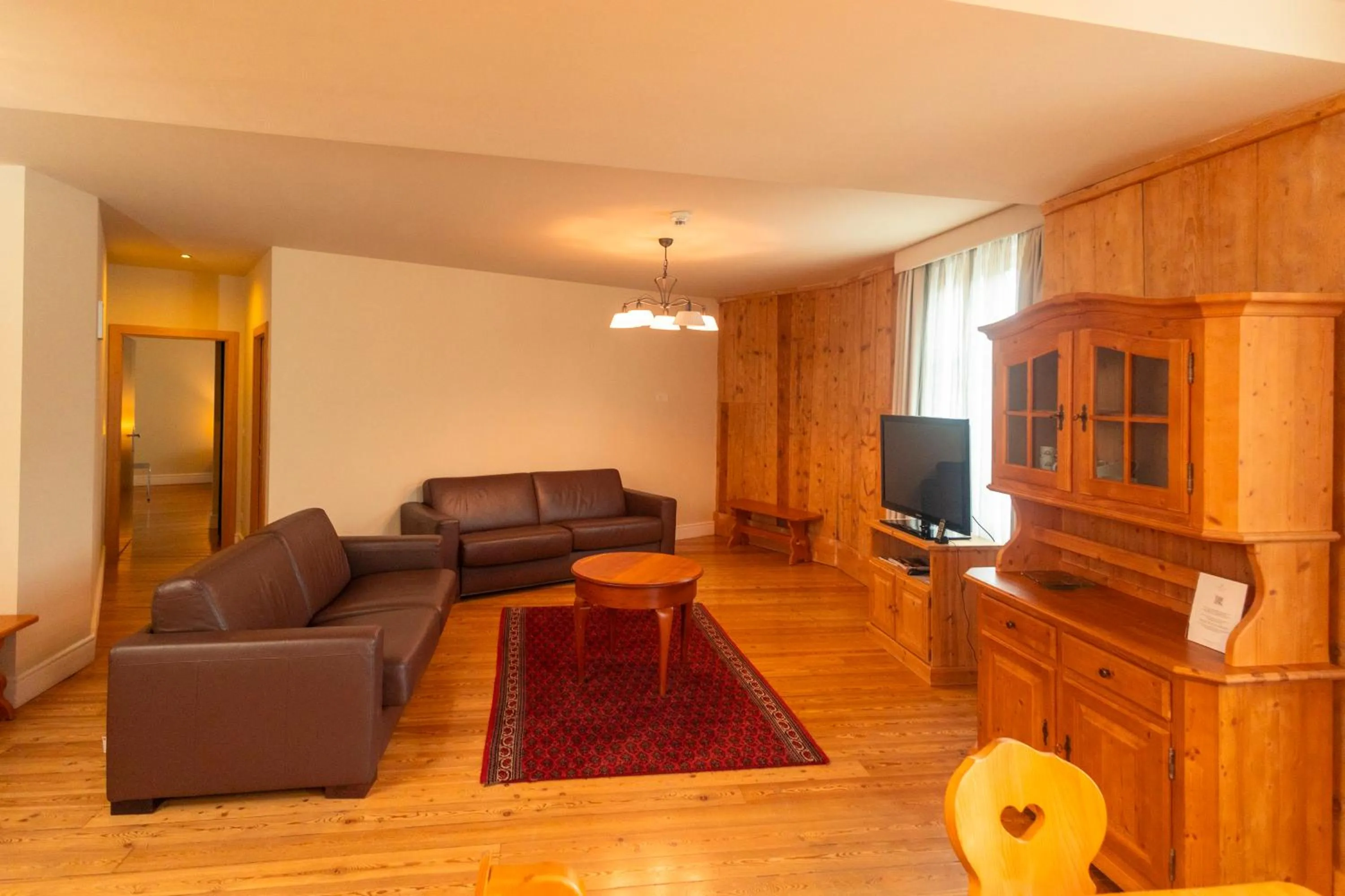 TV and multimedia in Hotel Bernina 1865 by Kleos Group Collection