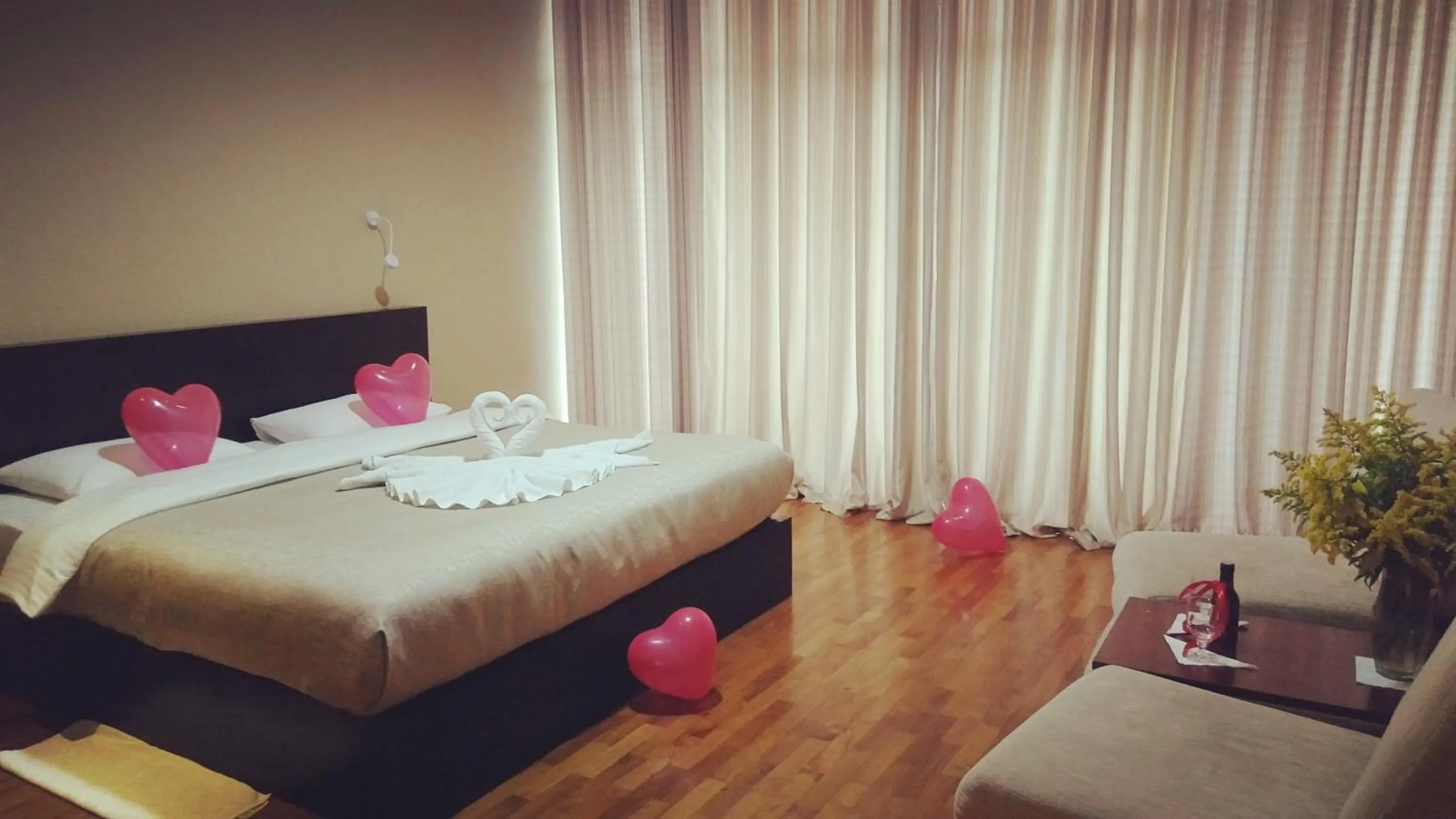 Photo of the whole room, Bed in Panorama Green View Hotel Nuwara Eliya