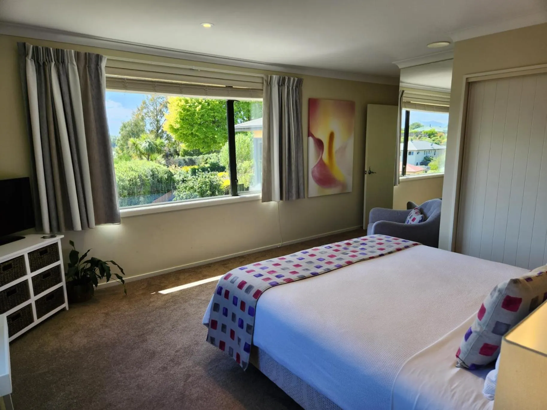 Bed in Hazelwood Mapua