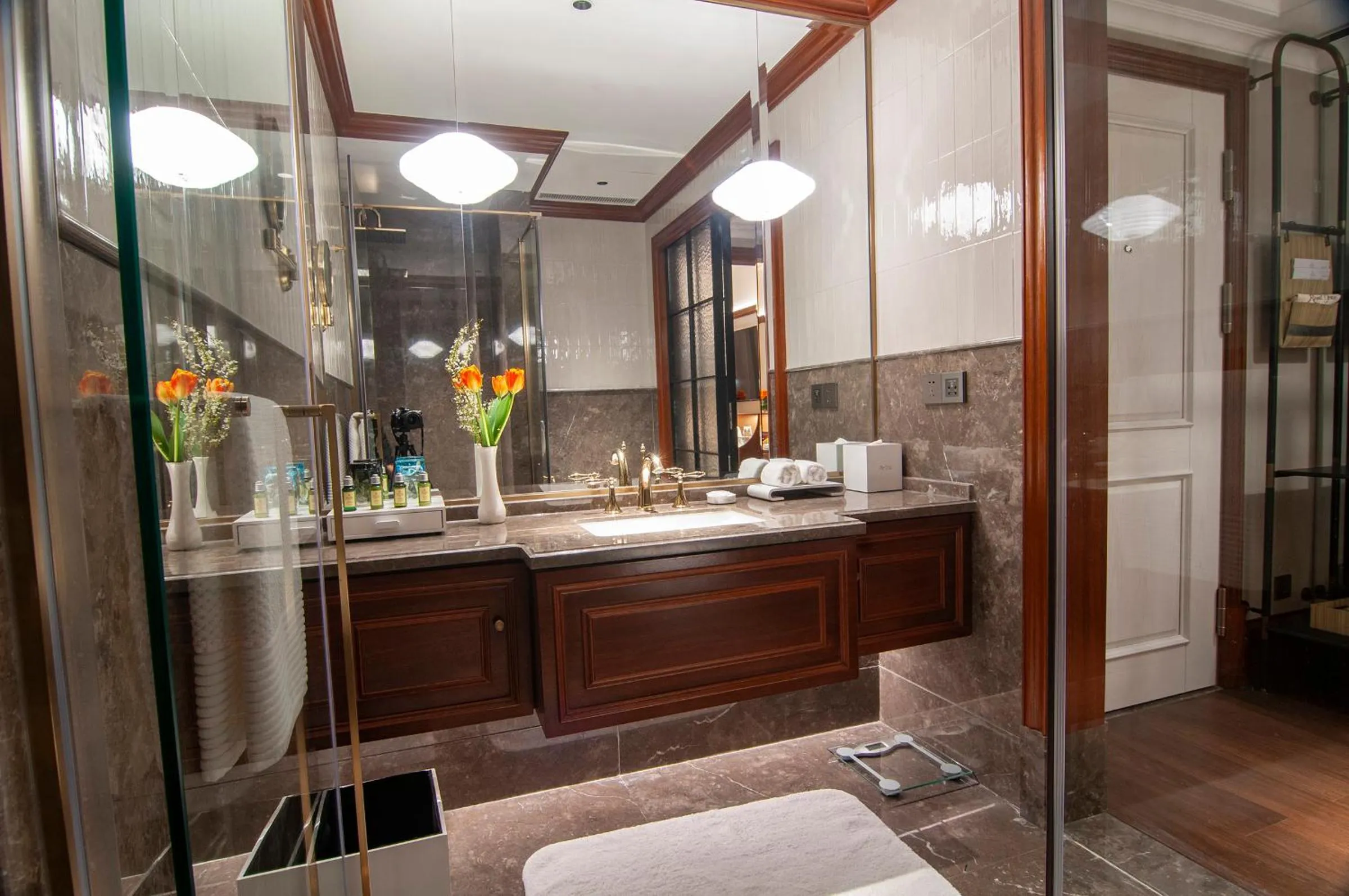 Toilet in Royal Grace Hotel Optics Valley Wuhan