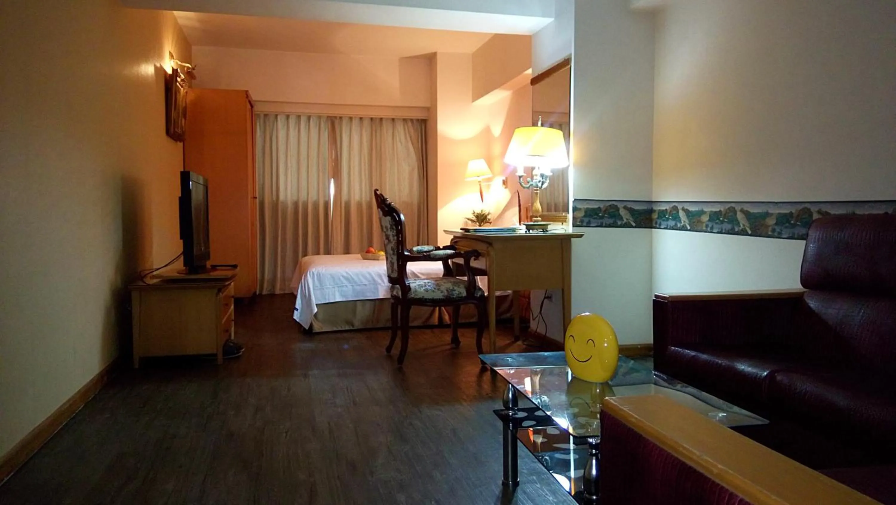 Photo of the whole room, Bed in Berkeley Business Hotel Zhongzheng