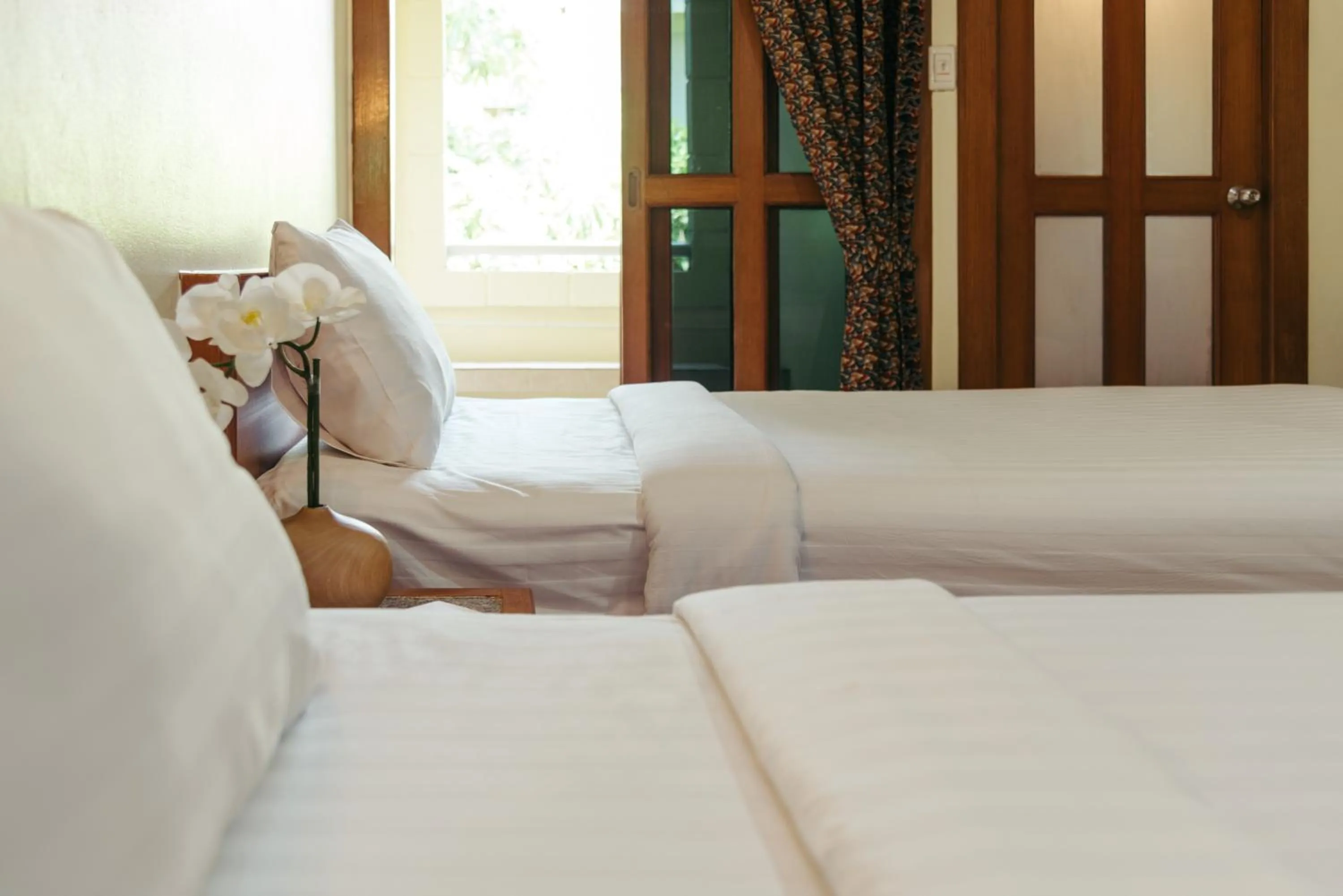 Balcony/Terrace, Bed in Link Mansion