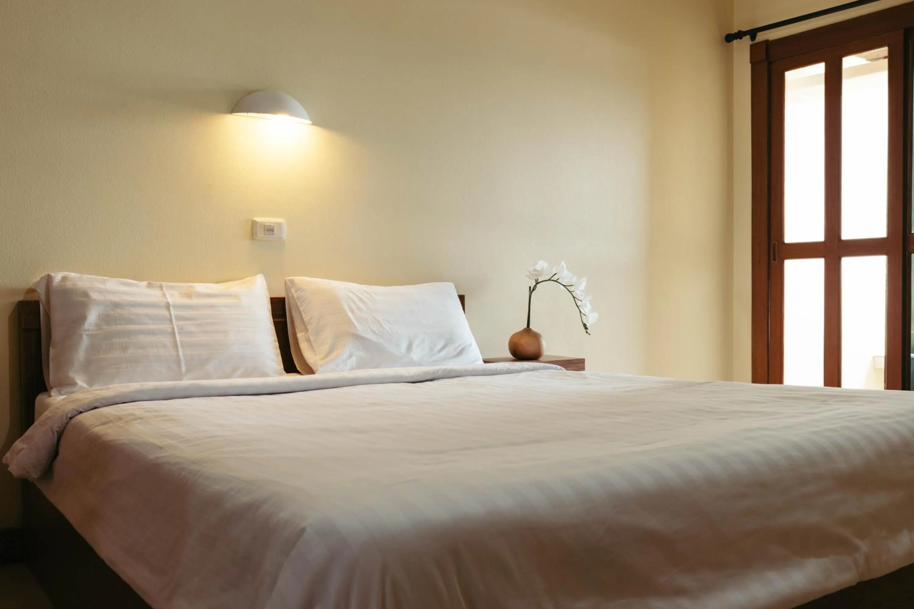 Bedroom, Bed in Link Mansion