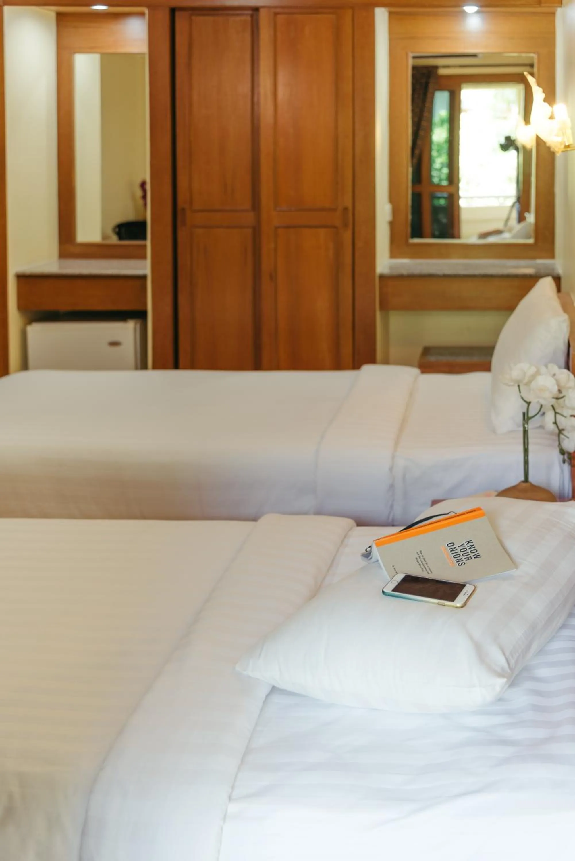 Photo of the whole room, Bed in Link Mansion