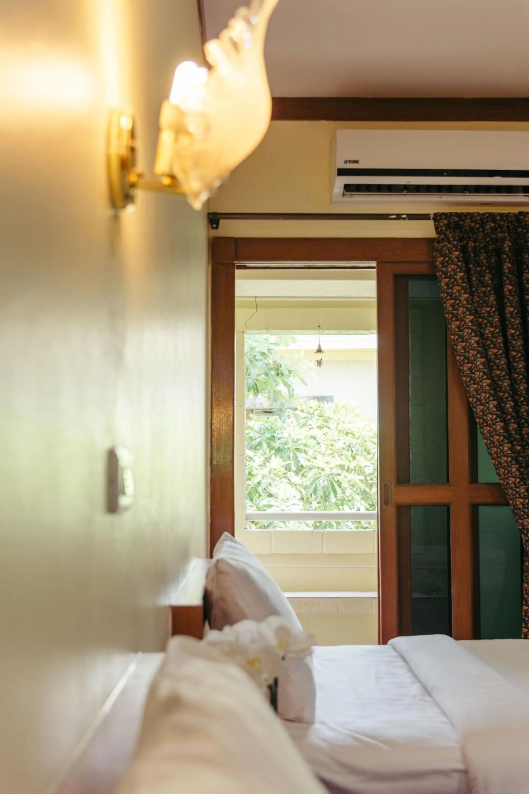 Bedroom, Bed in Link Mansion