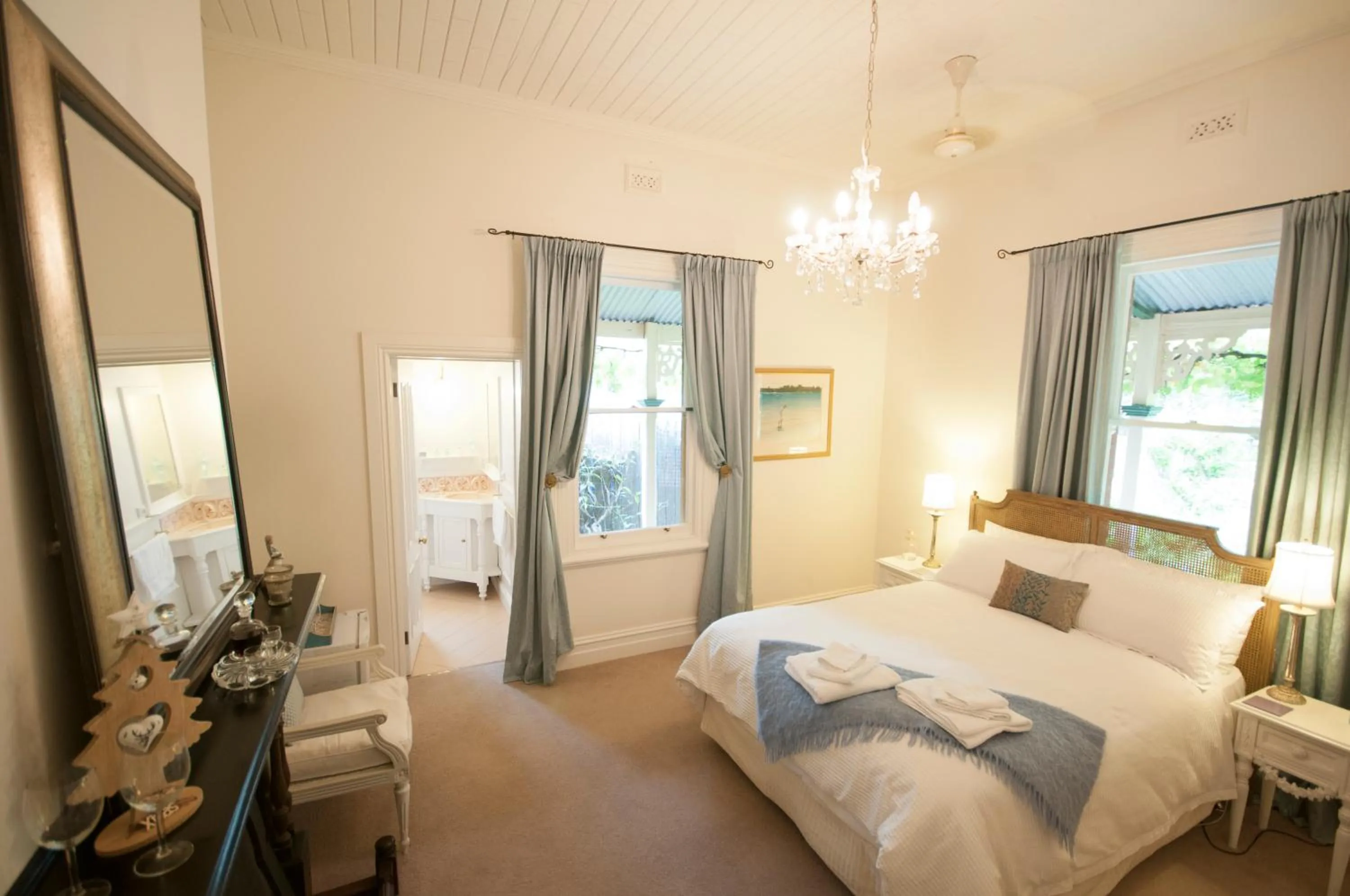 Bed in The Graces Beechworth