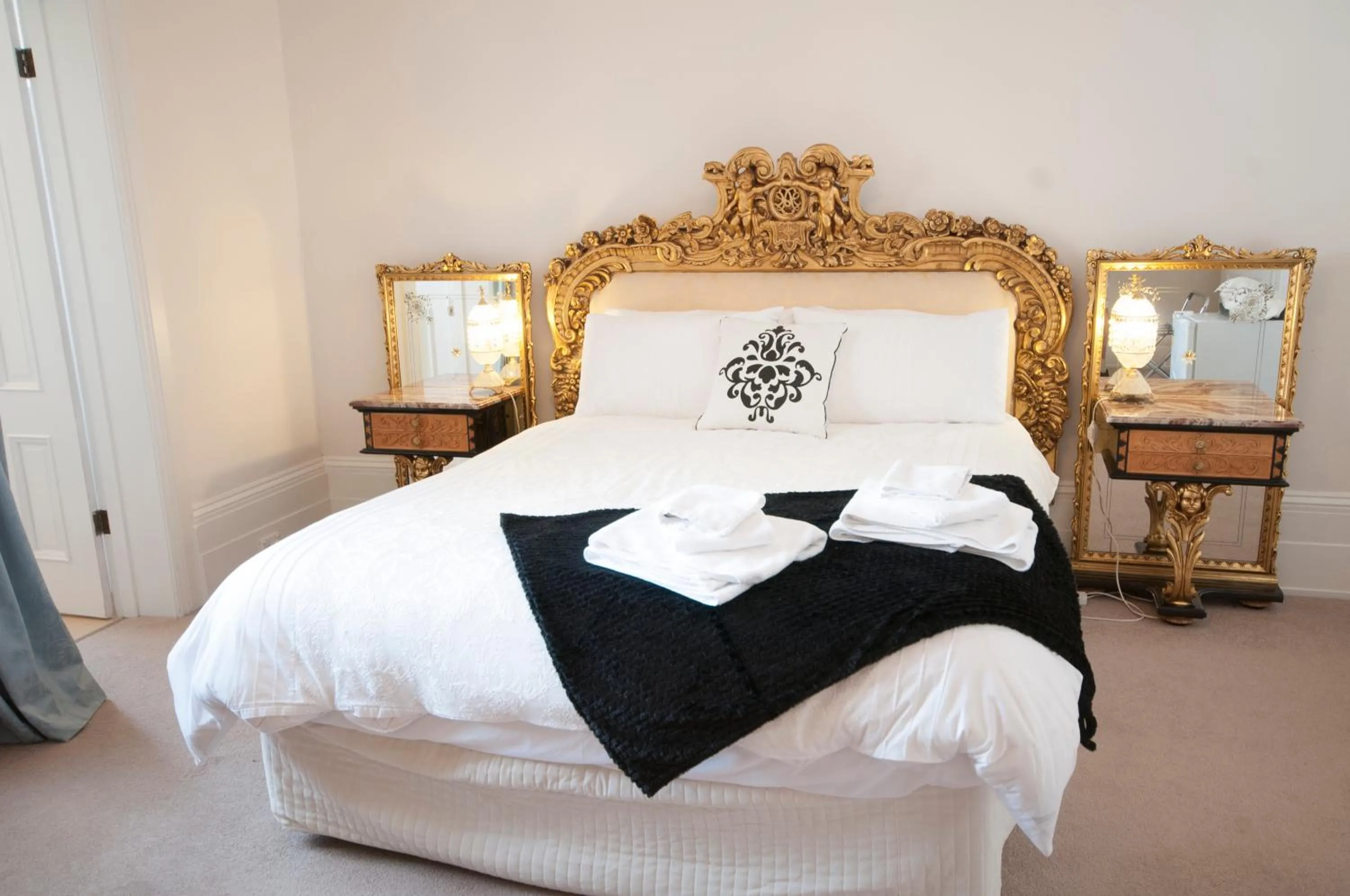 Bathroom in The Graces Beechworth