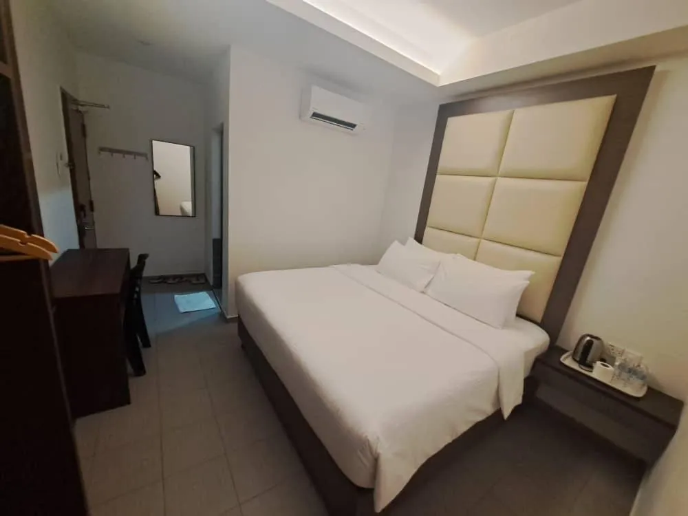 Bedroom, Bed in Hotel Al Abraar