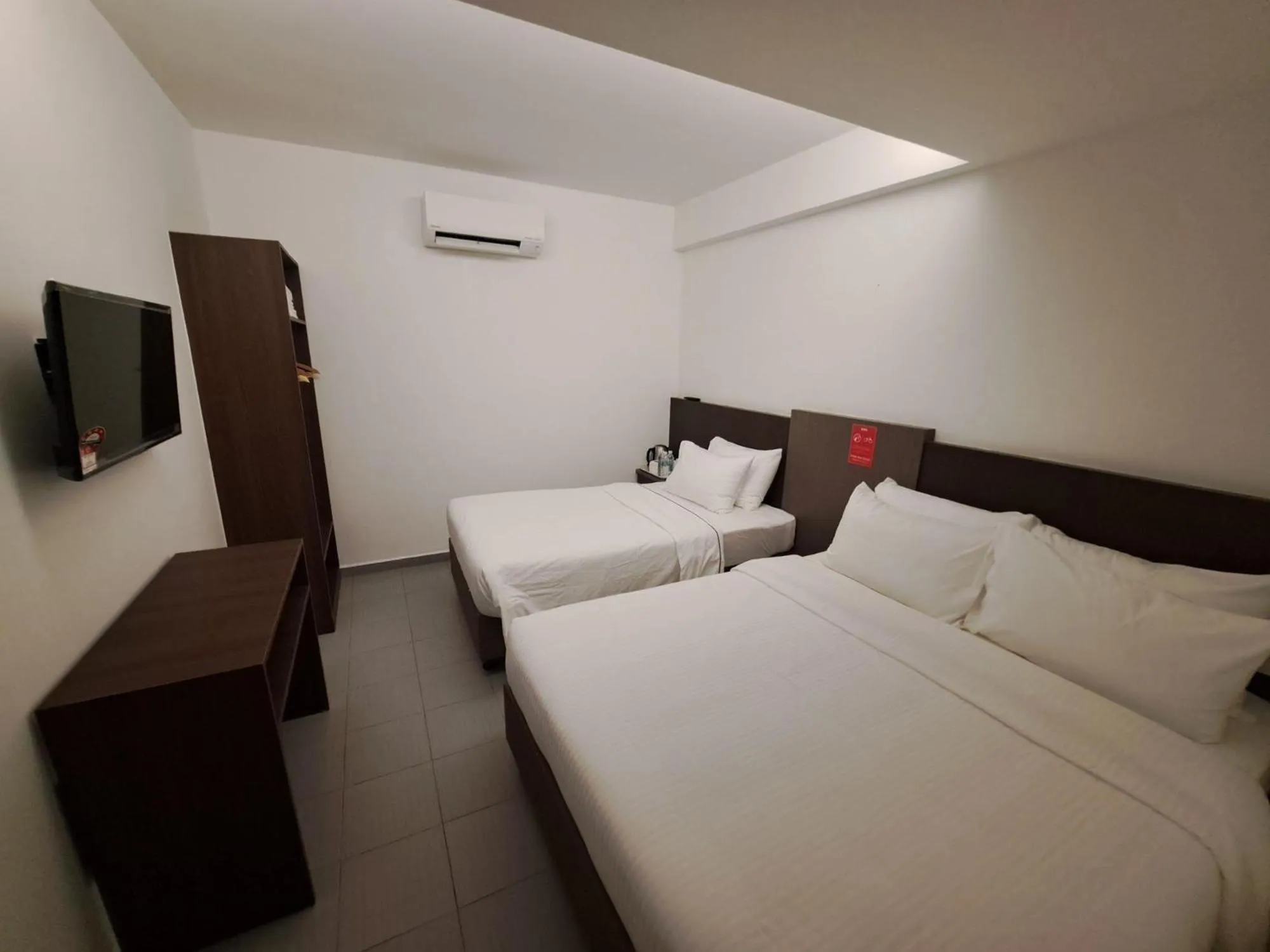 Bed in Hotel Al Abraar