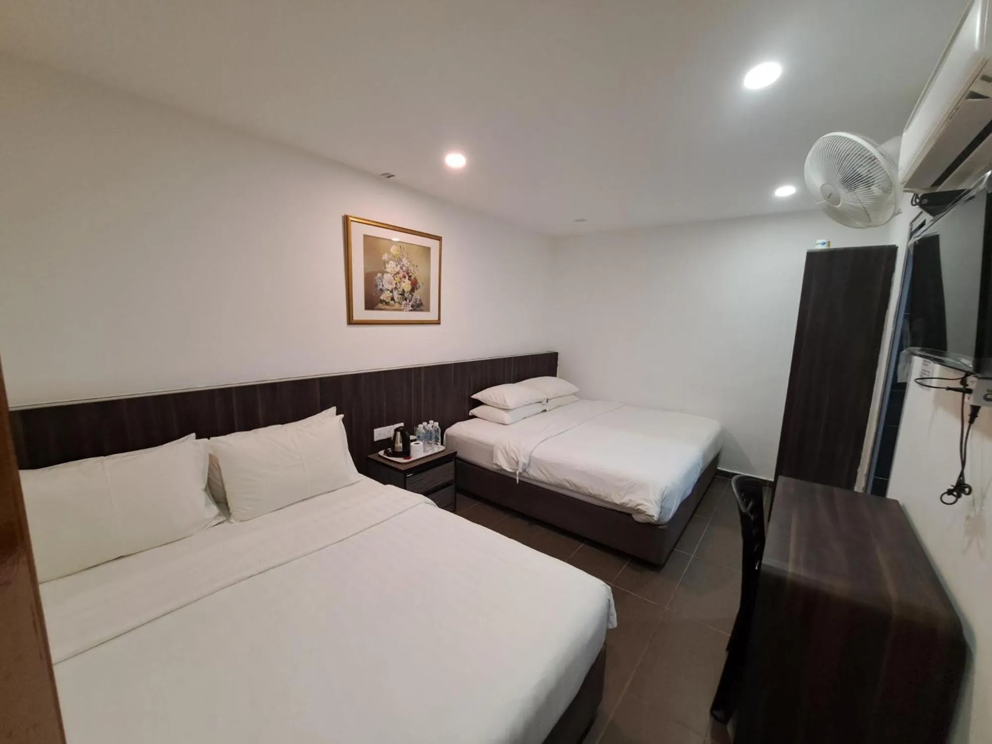 Bed in Hotel Al Abraar