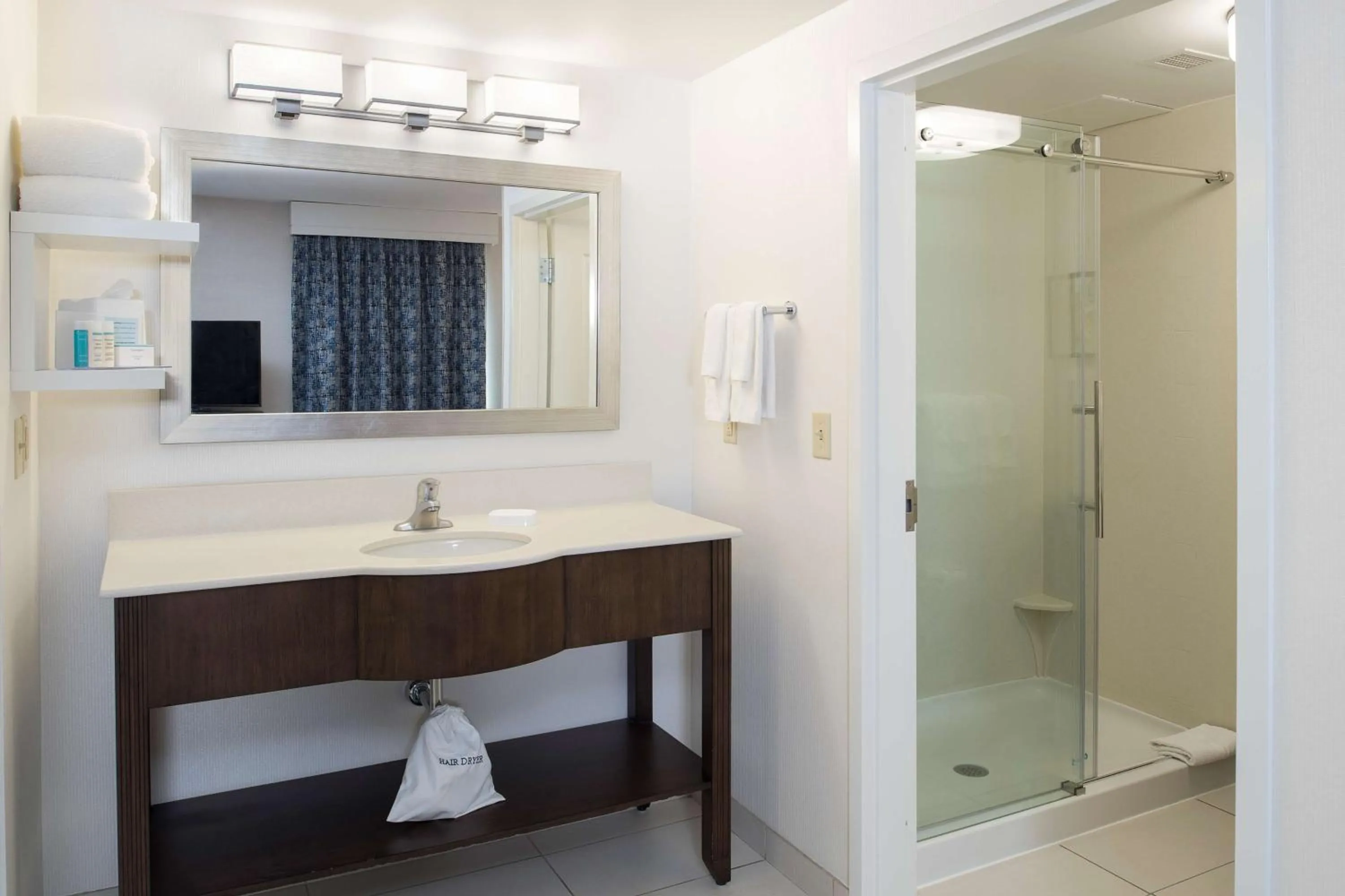 Shower in Hampton Inn & Suites by Hilton Dartmouth - Halifax