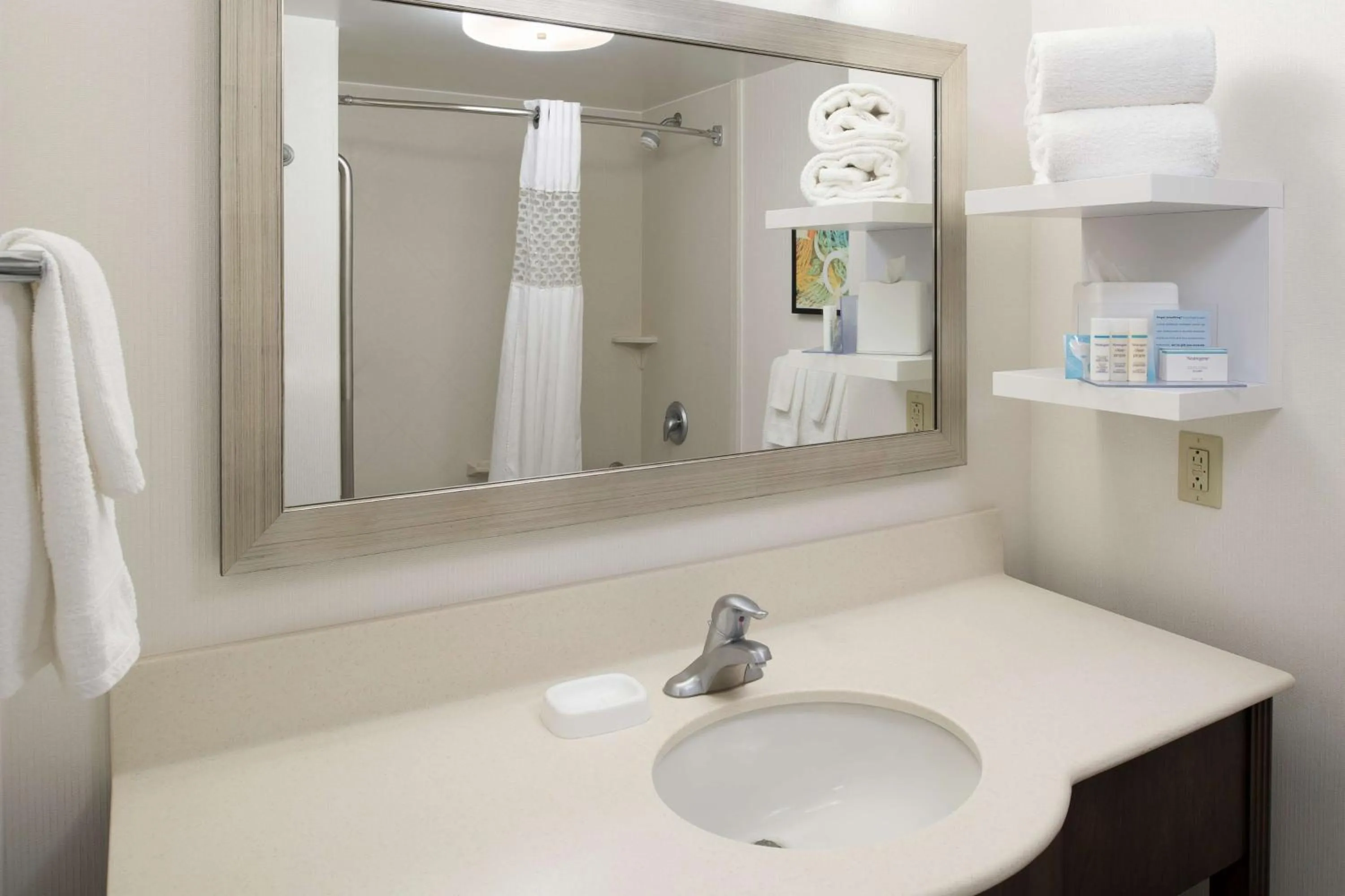 Shower in Hampton Inn & Suites by Hilton Dartmouth - Halifax
