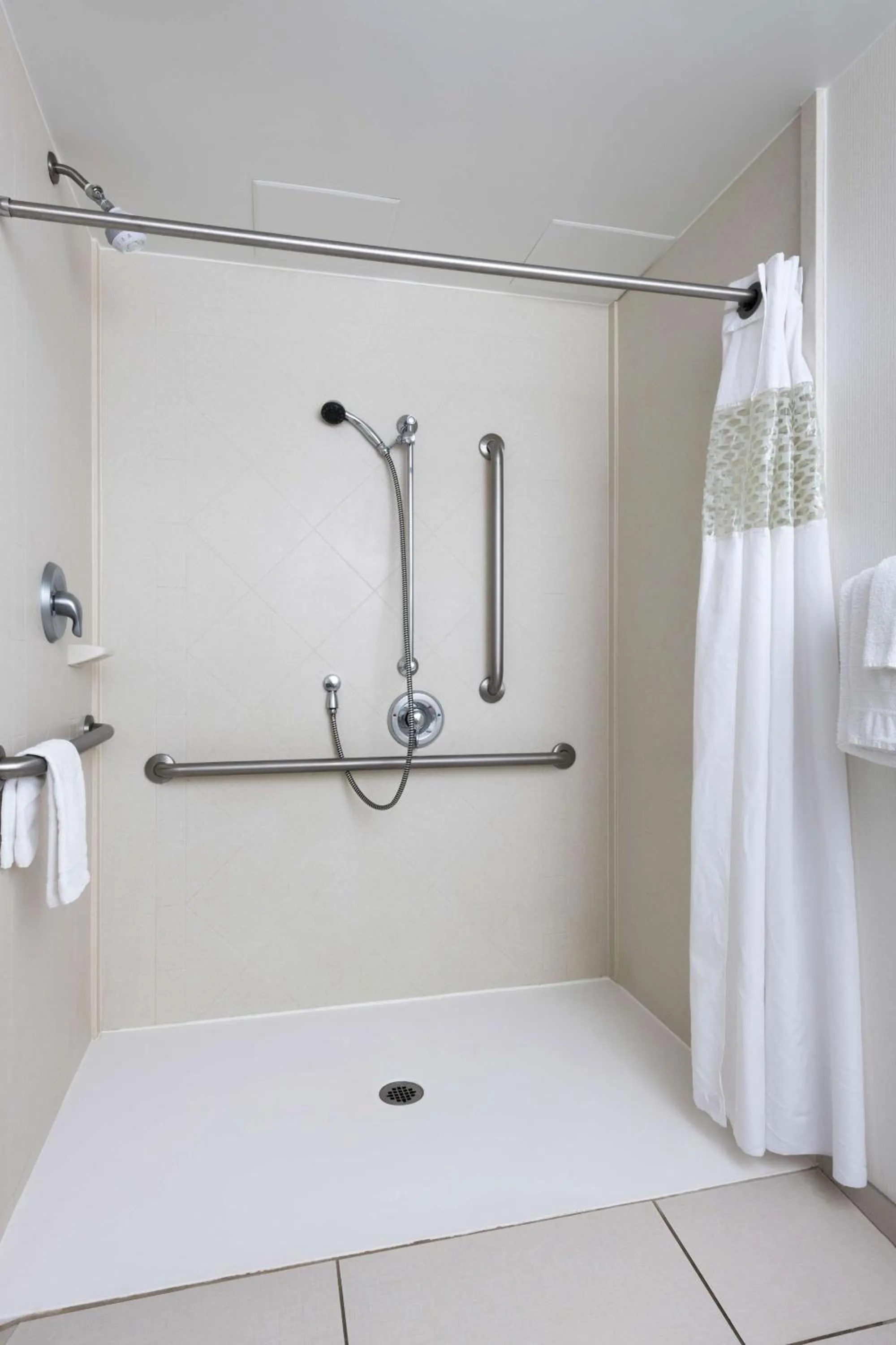 Shower in Hampton Inn & Suites by Hilton Dartmouth - Halifax