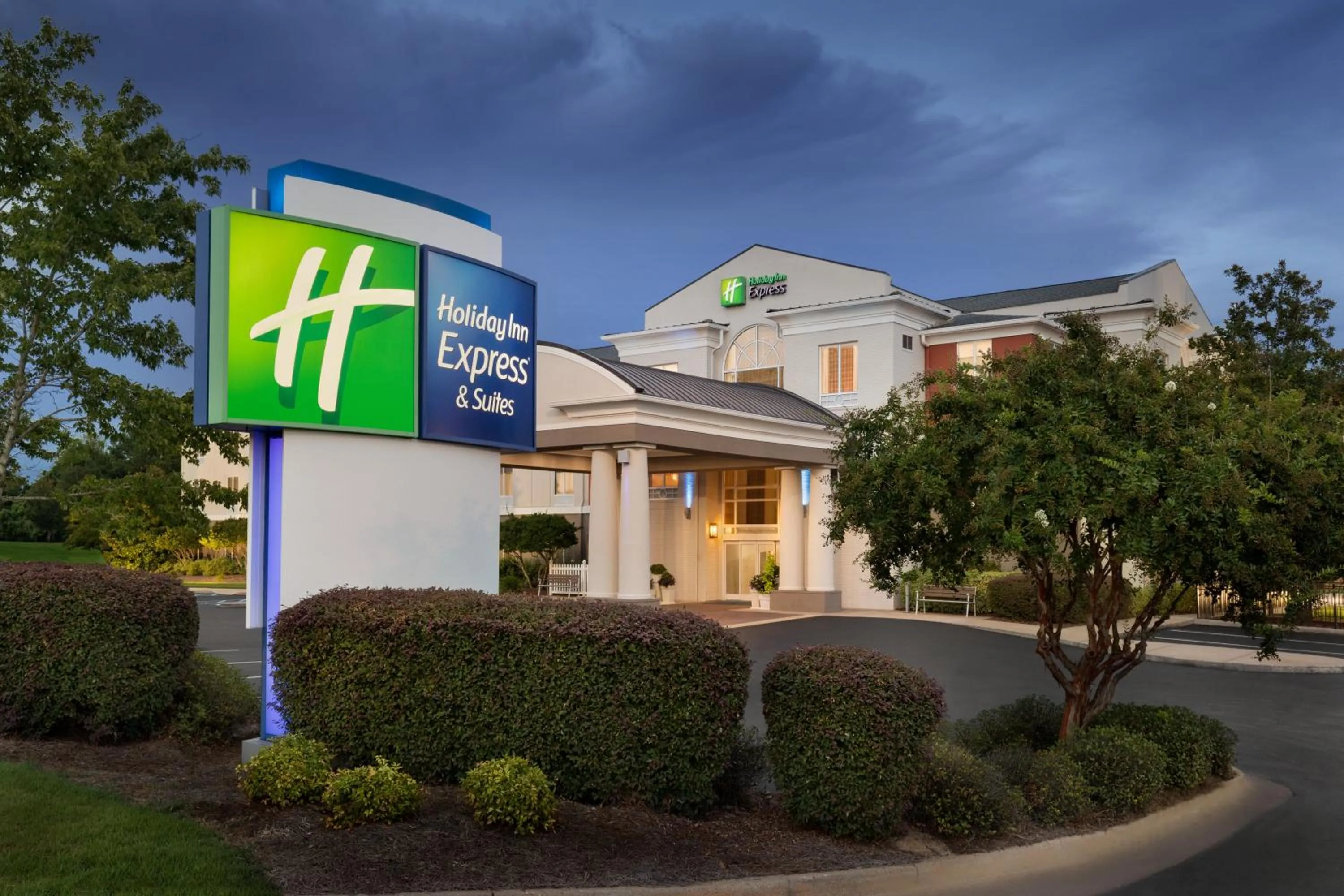 Property building in Holiday Inn Express Hotel & Suites Auburn - University Area by IHG