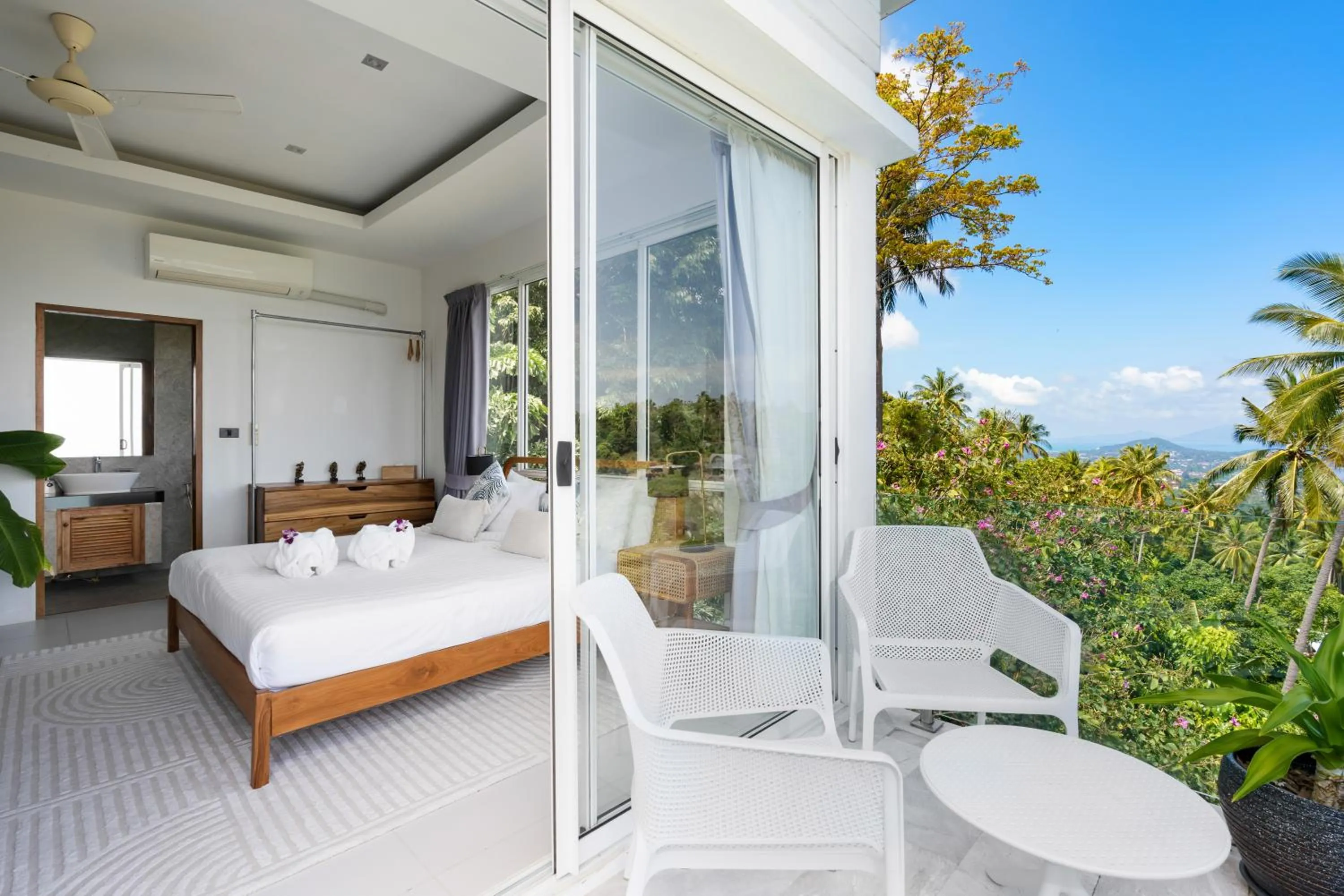 Balcony/Terrace, Bed in Villa Melo