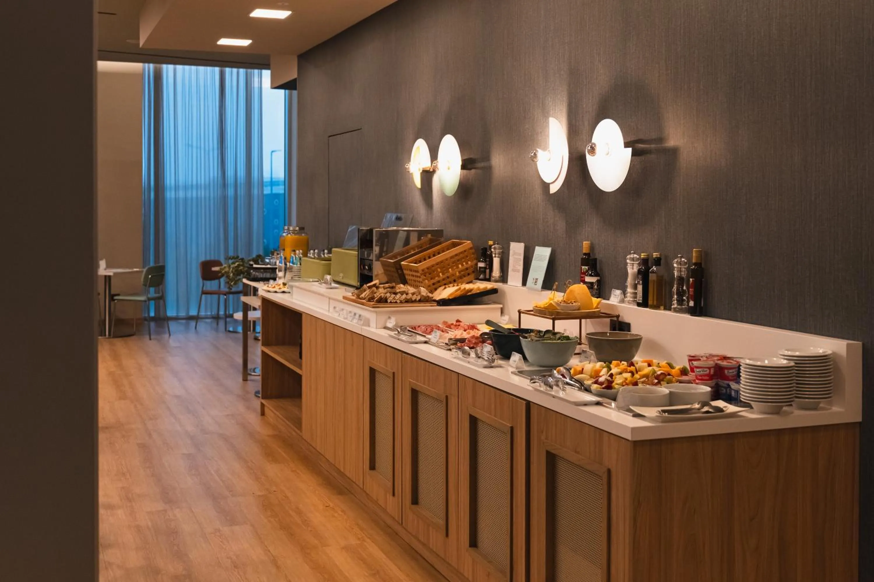 Buffet breakfast in H2C Hotel Milanofiori